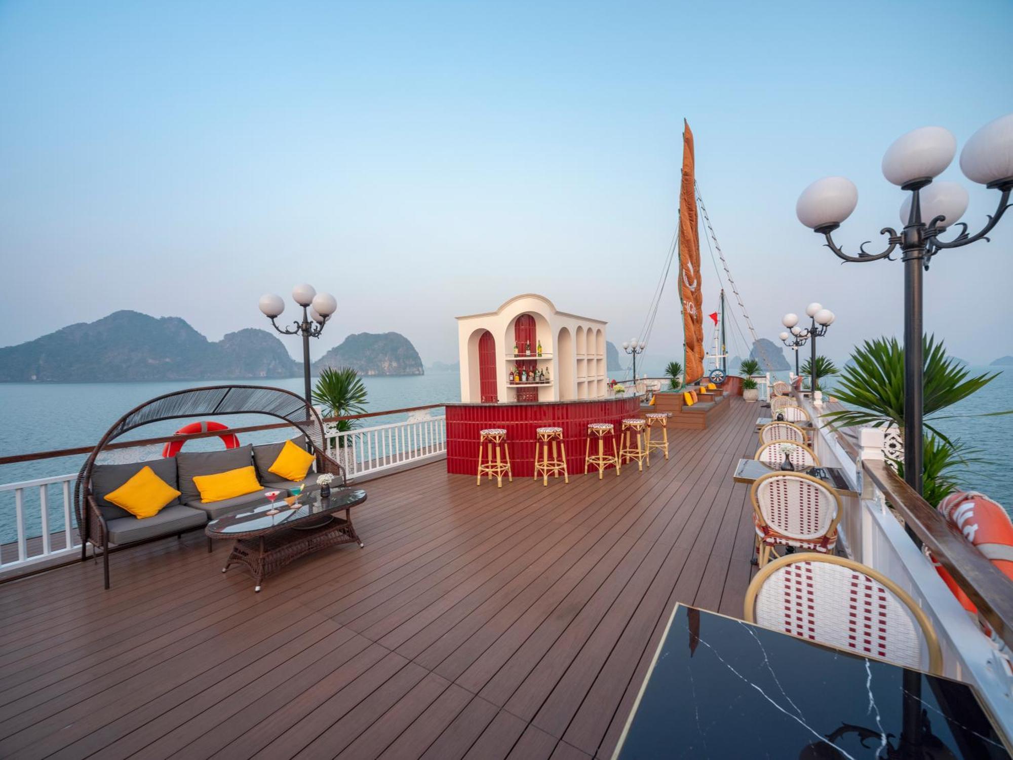 Signature Royal Halong Cruise 