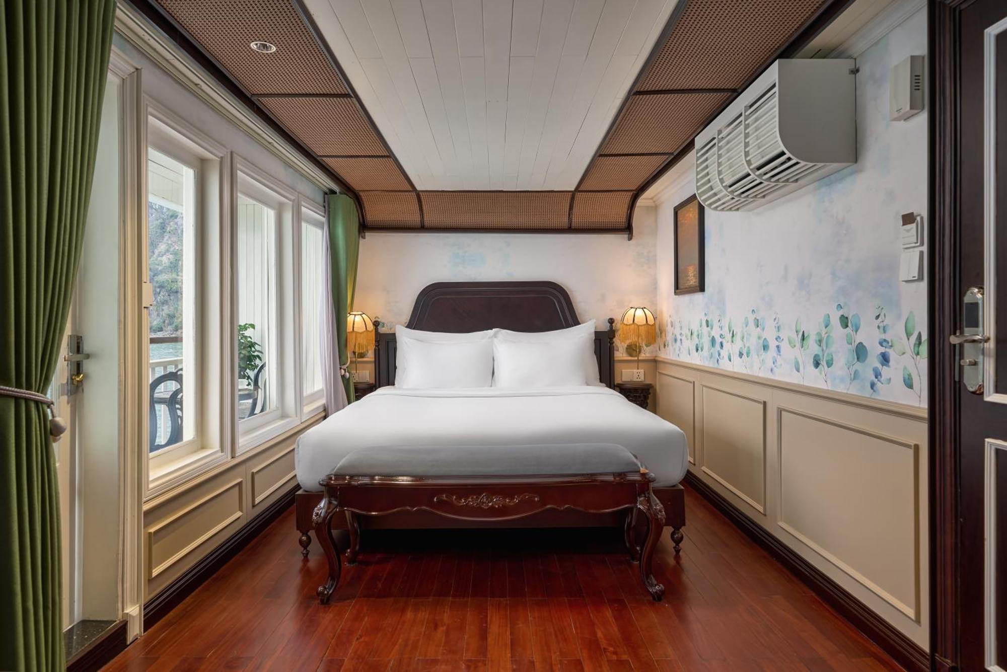  Signature Royal Halong Cruise