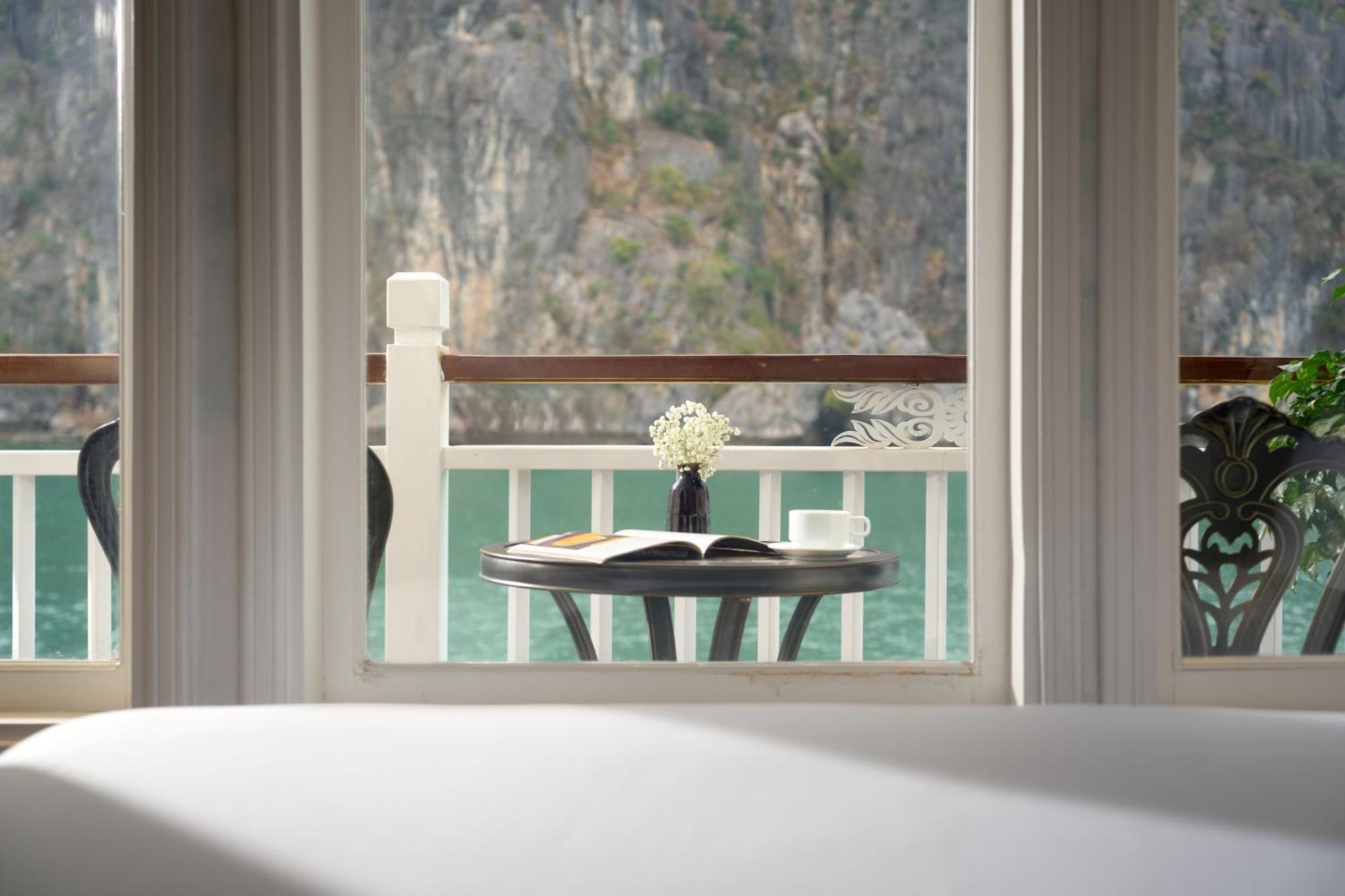 Signature Royal Halong Cruise Ha Long
