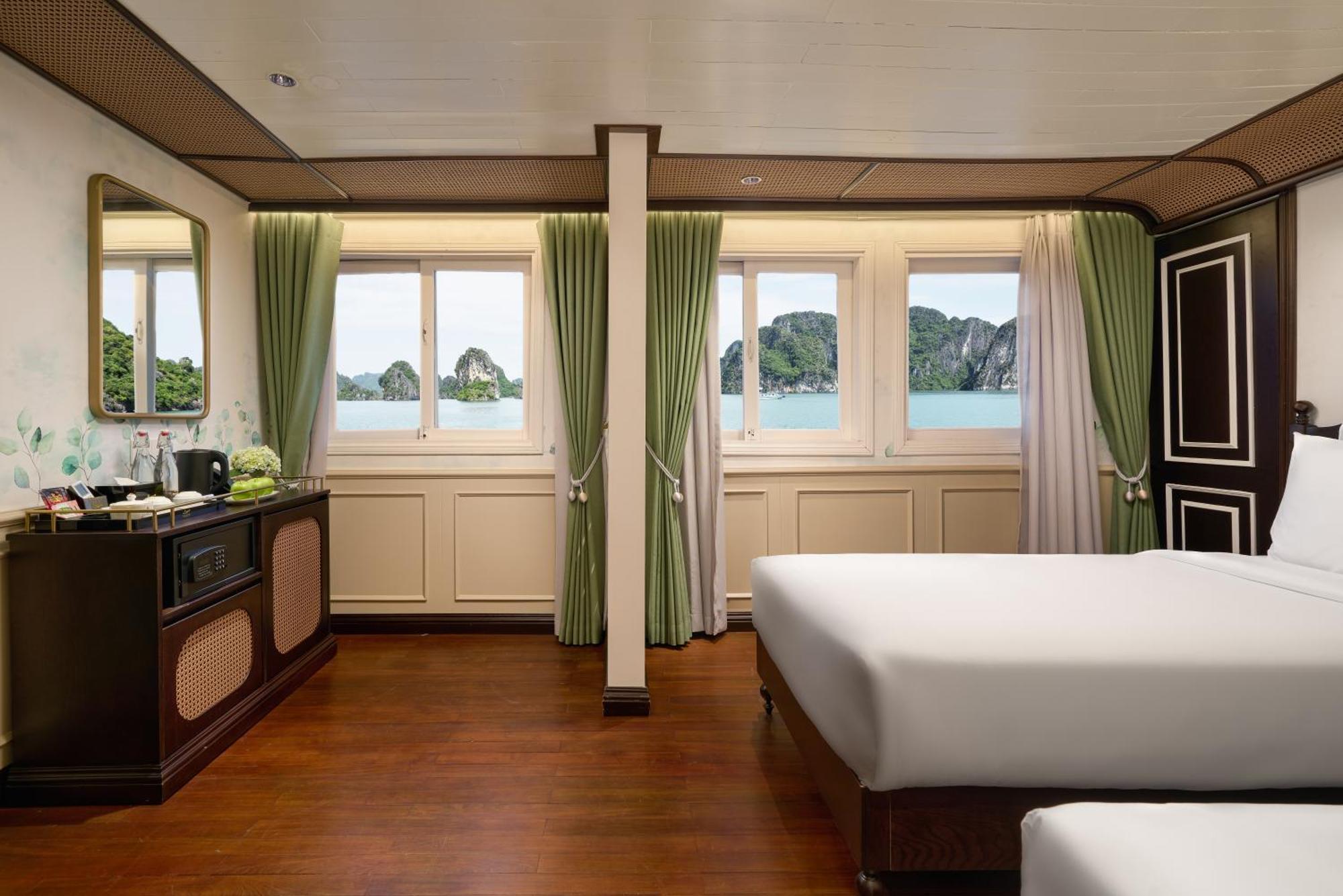Signature Royal Halong Cruise Ha Long