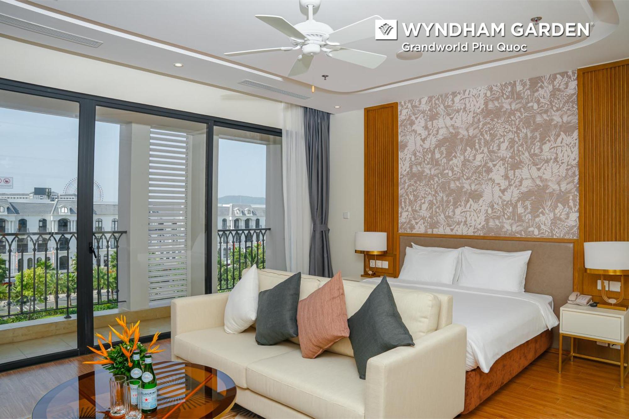 Wyndham Garden Grandworld Hotel 4*