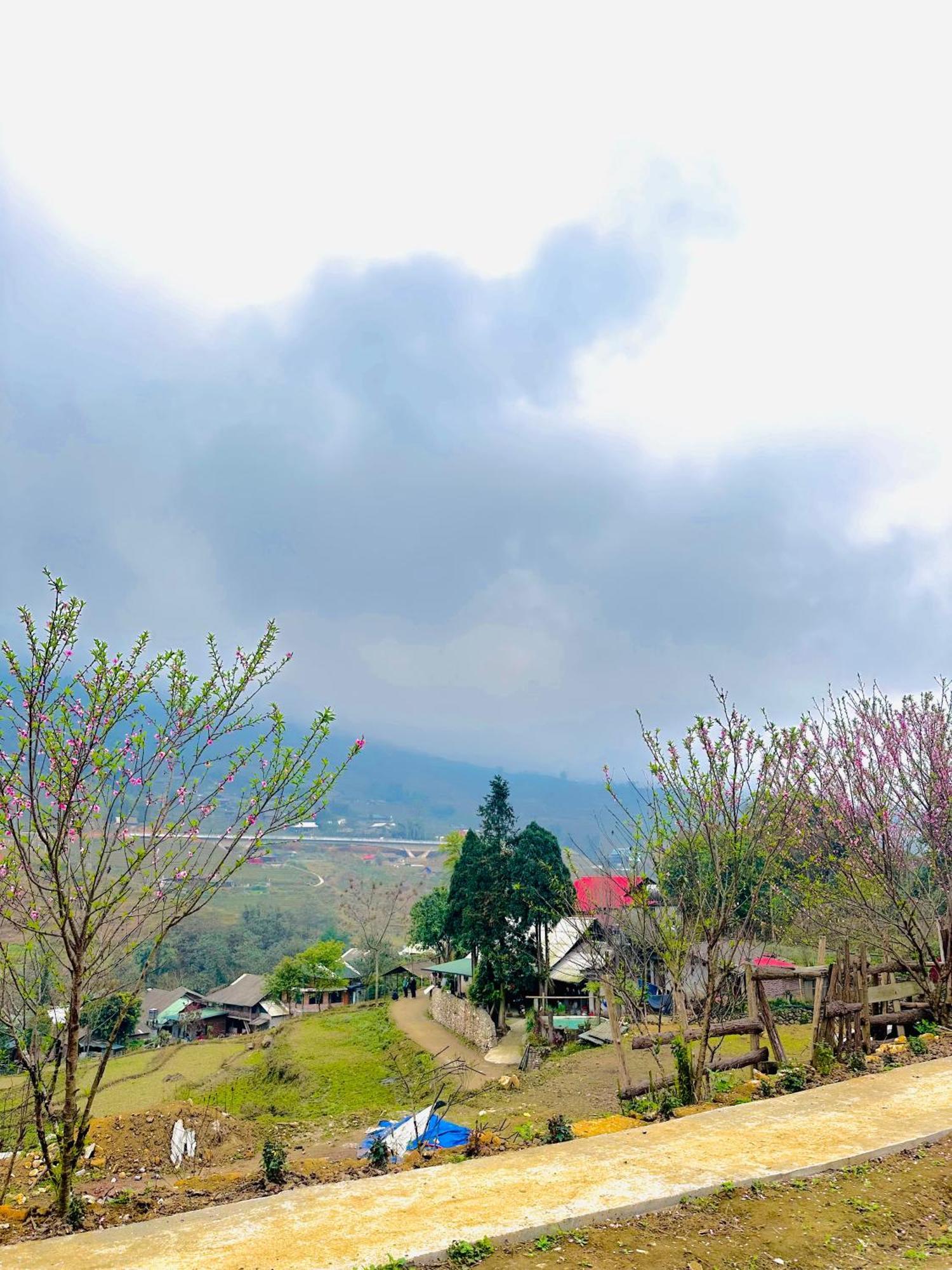 lều De House & Coffee *