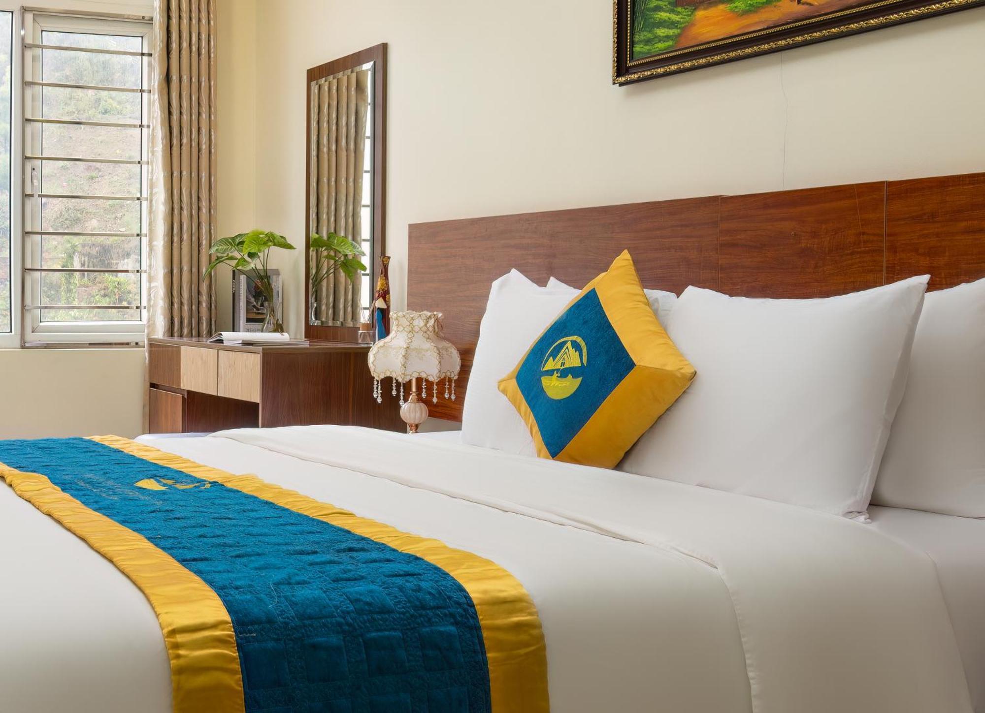 Hotel Catba Cannon & Dong Khe Sau