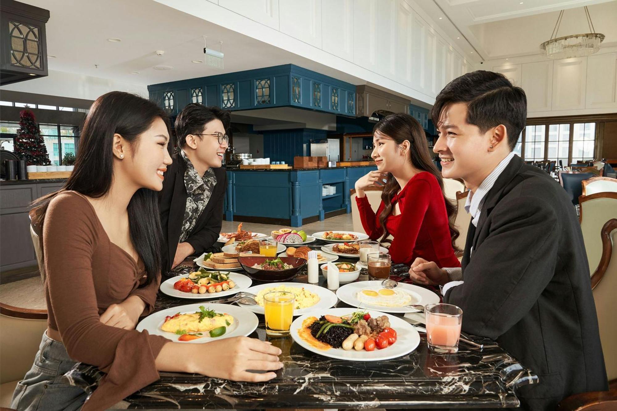 Khách sạn Four Points By Sheraton