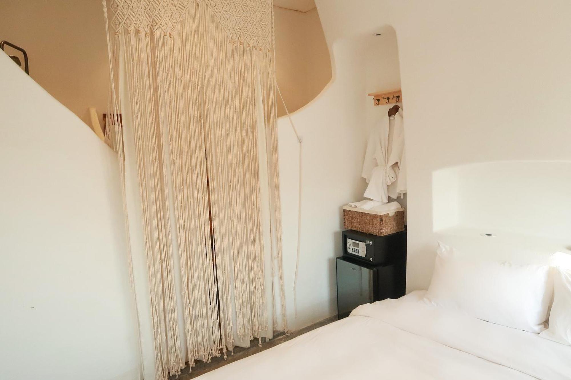 La Grotta - Emerald Bay Hotel Phu Quoc