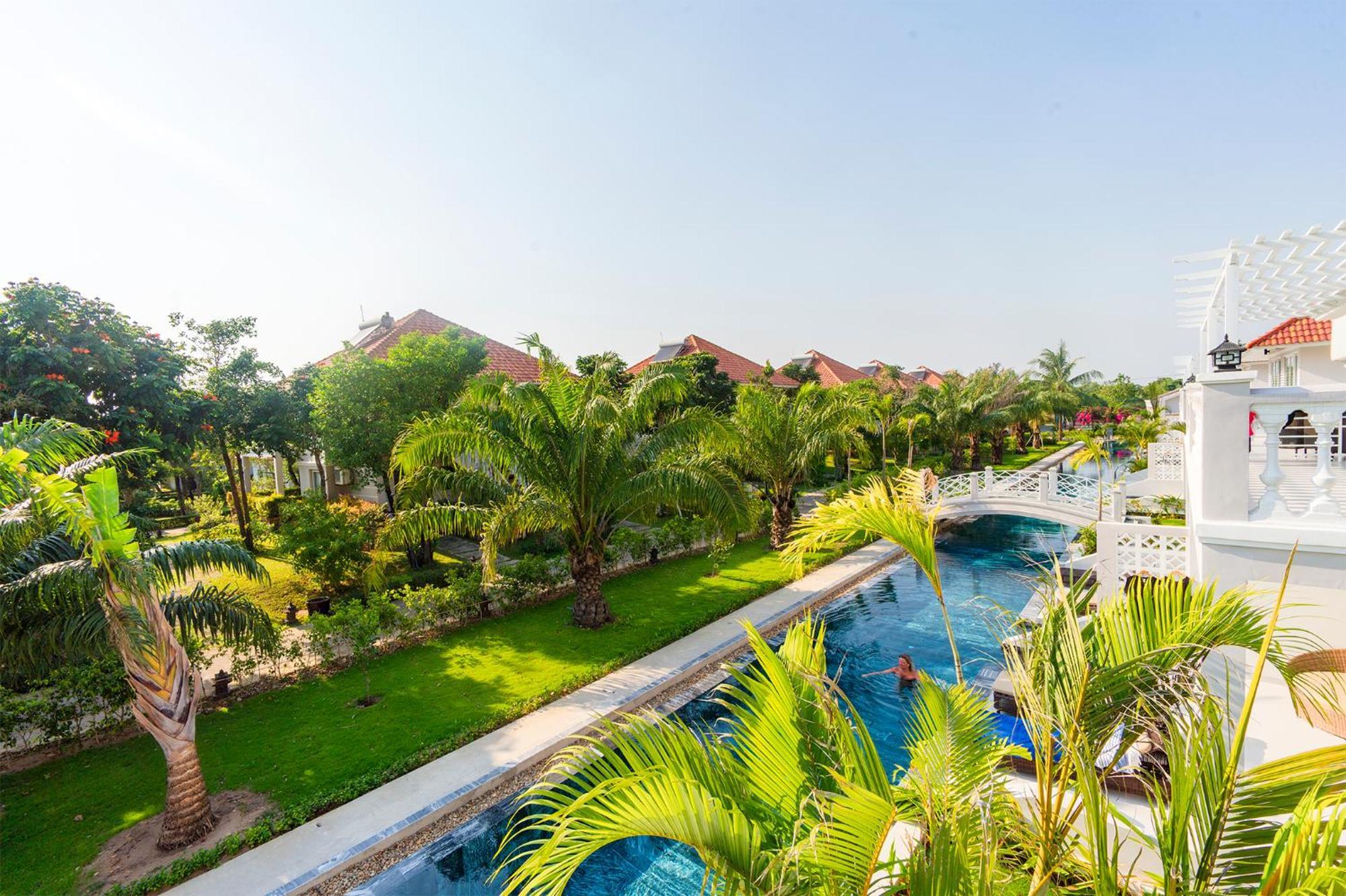 Resort Mercury & 4*