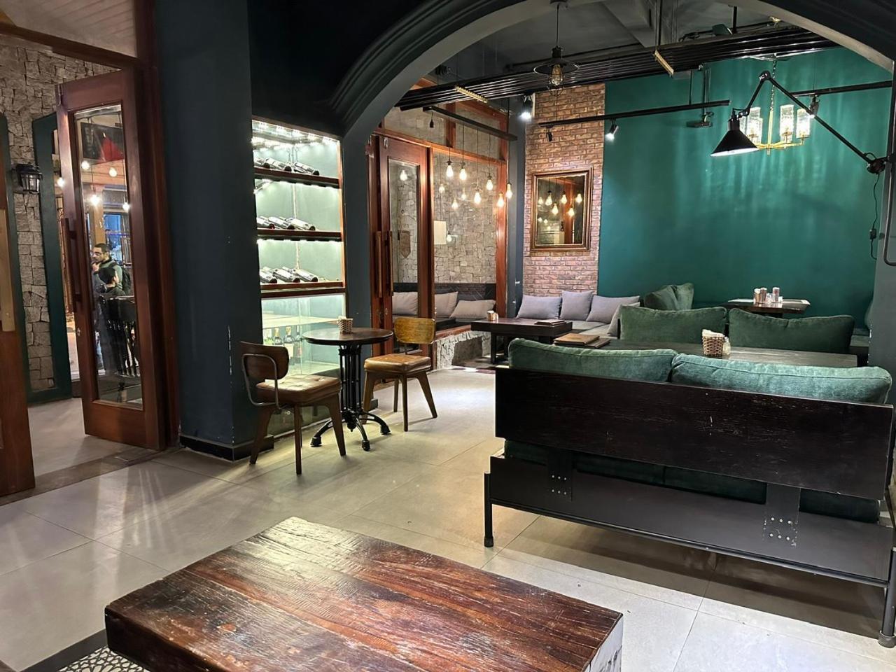 Centre Khách sạn 3*