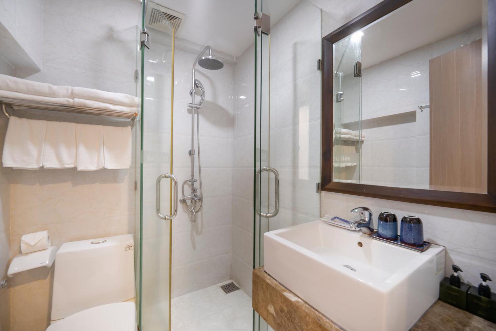 Waikiki Hotel 3*