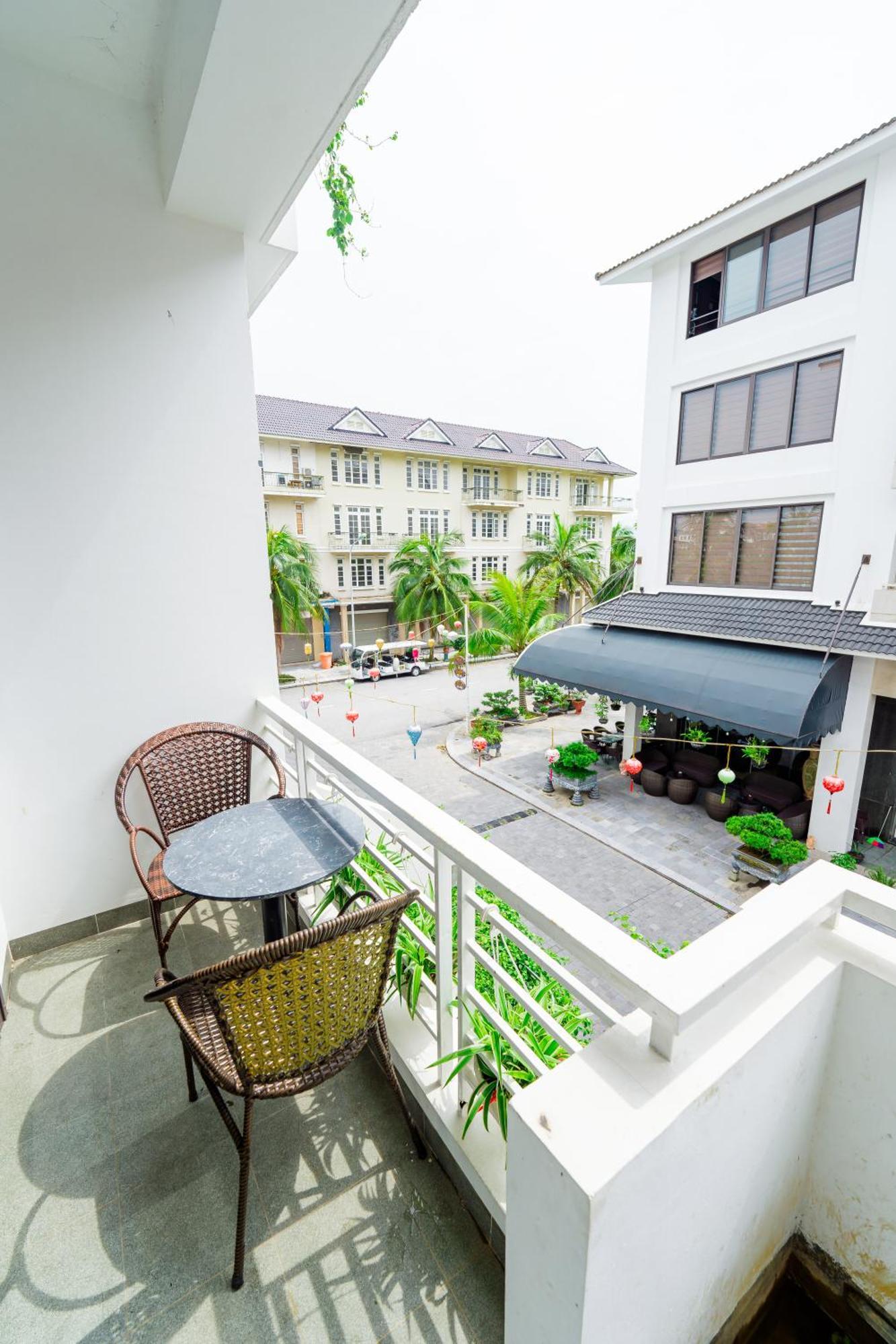 Swan Hotel Ha Long