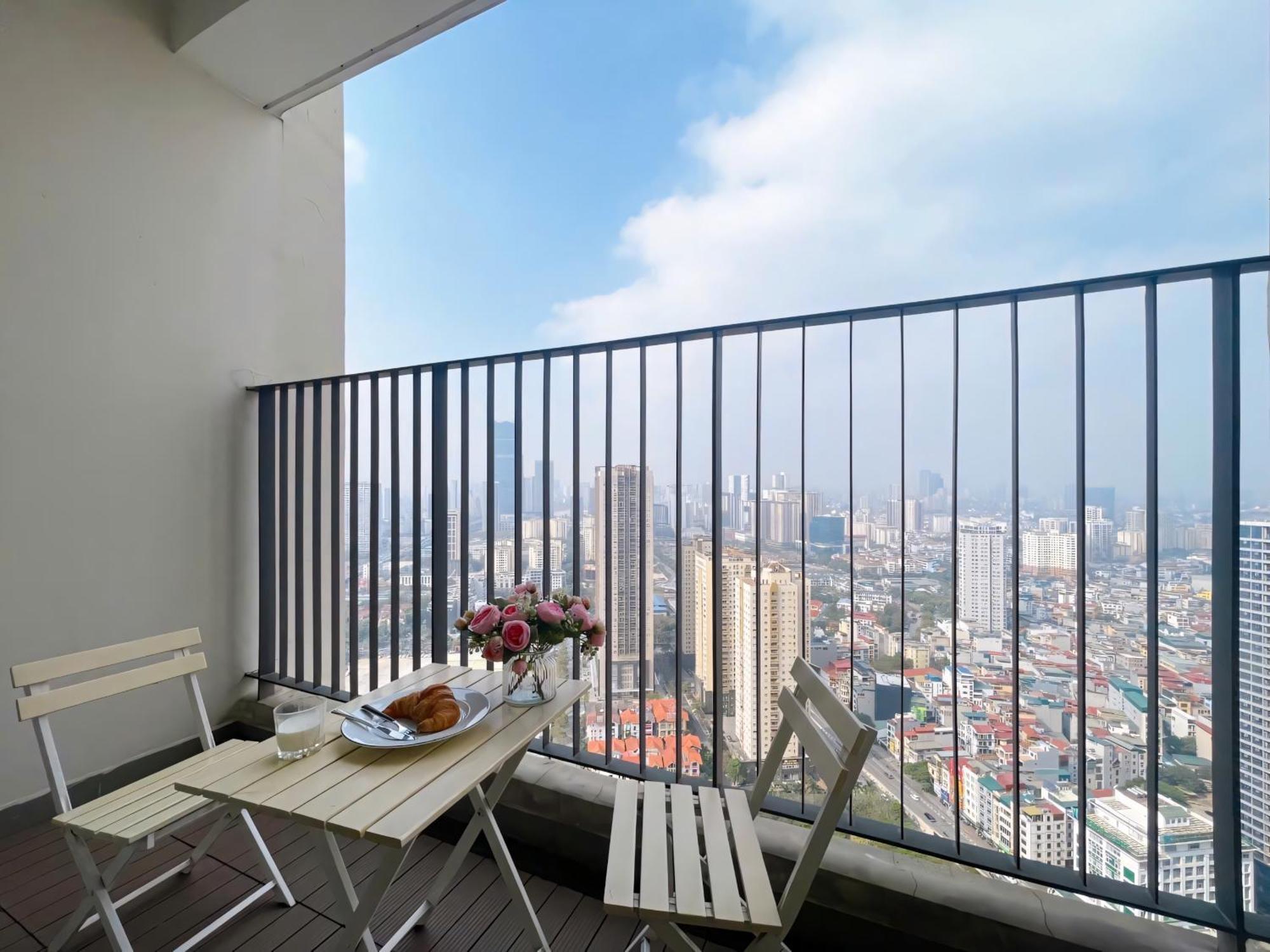 Til - Vinhomes D'capitale Elegance - Tran Duy Hung Apartment