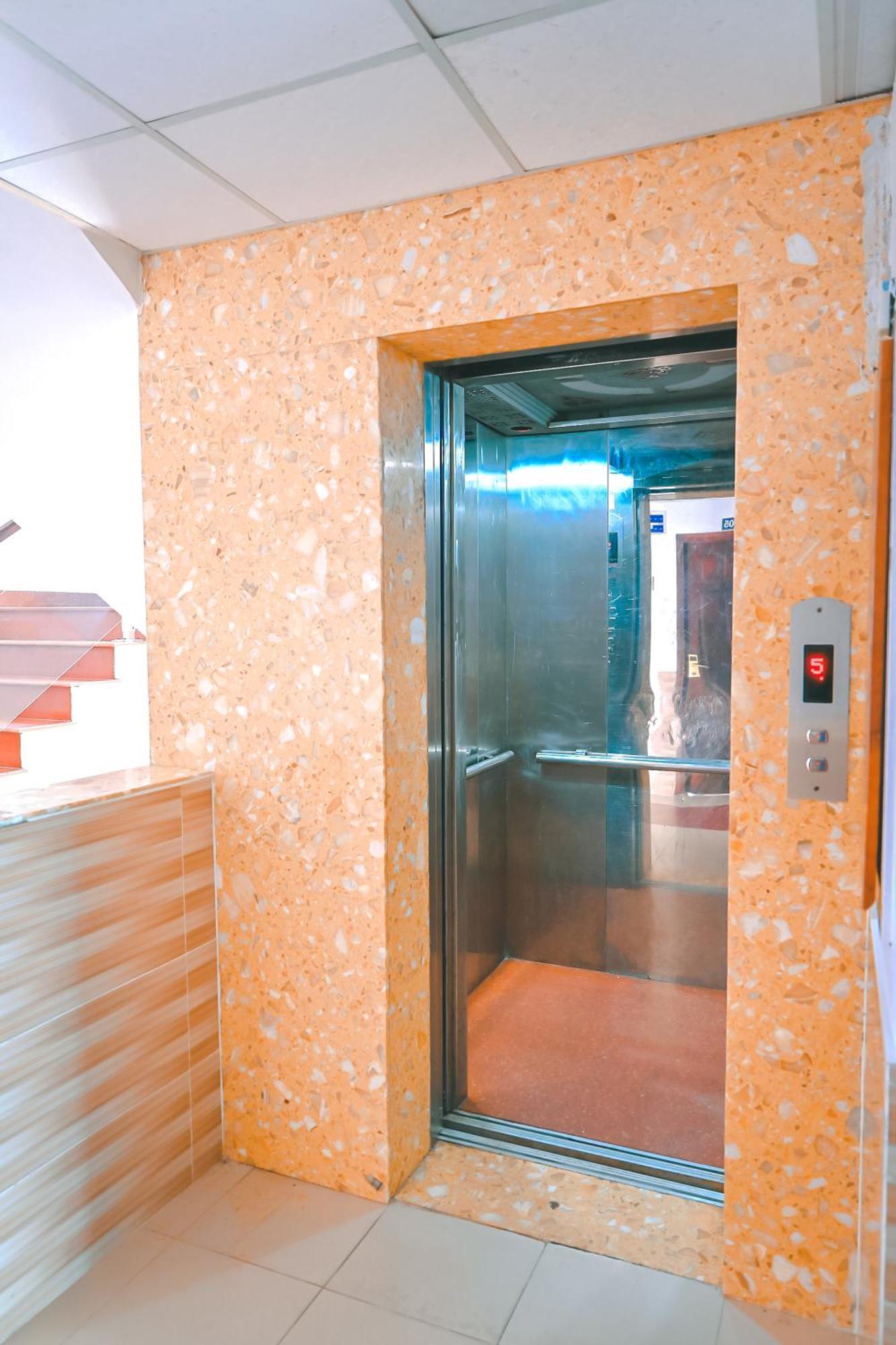 Hotel Ngoc By The Moment