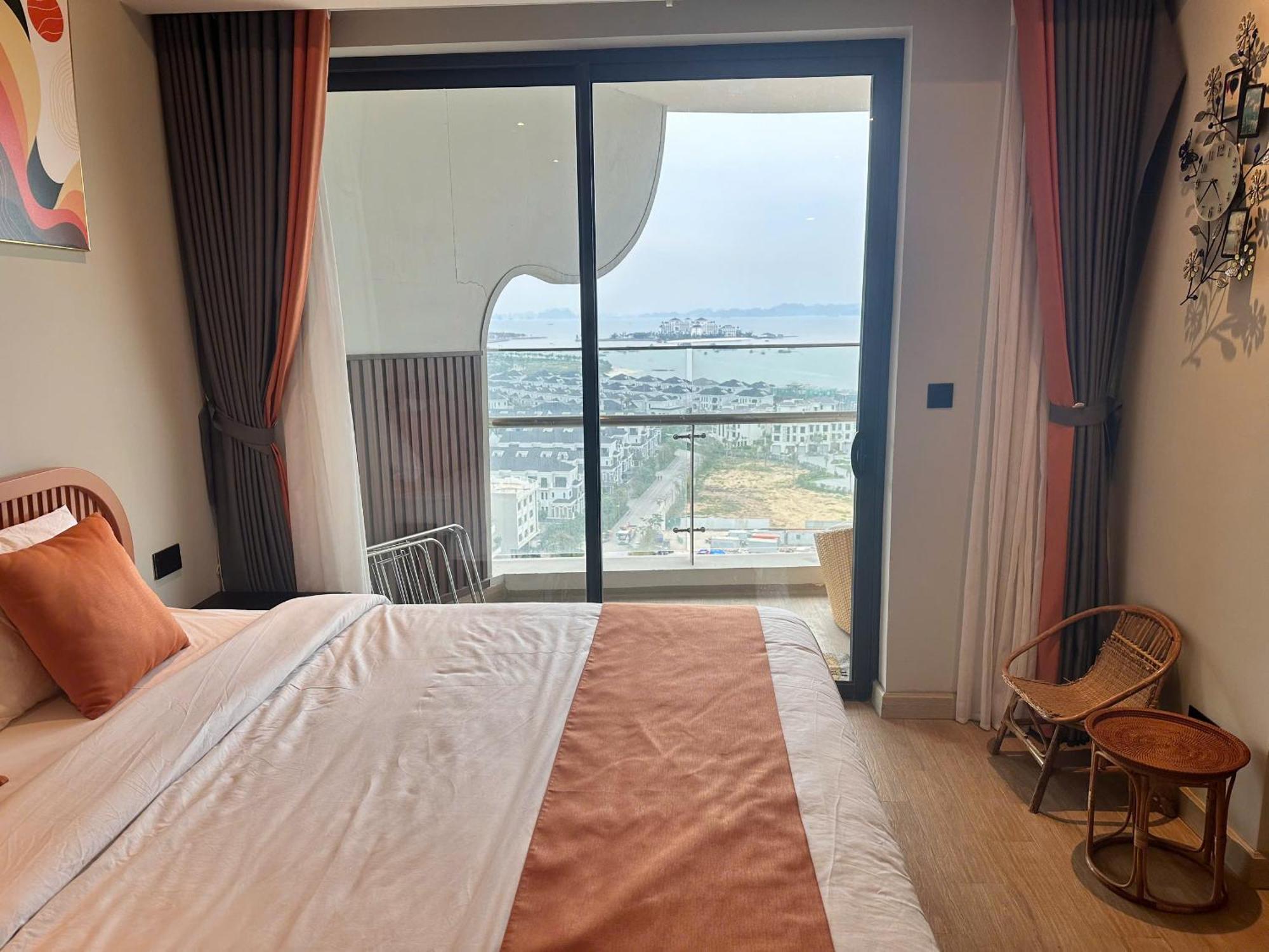 Bay View Halong Panoramic Bay View Luxury Ha Long