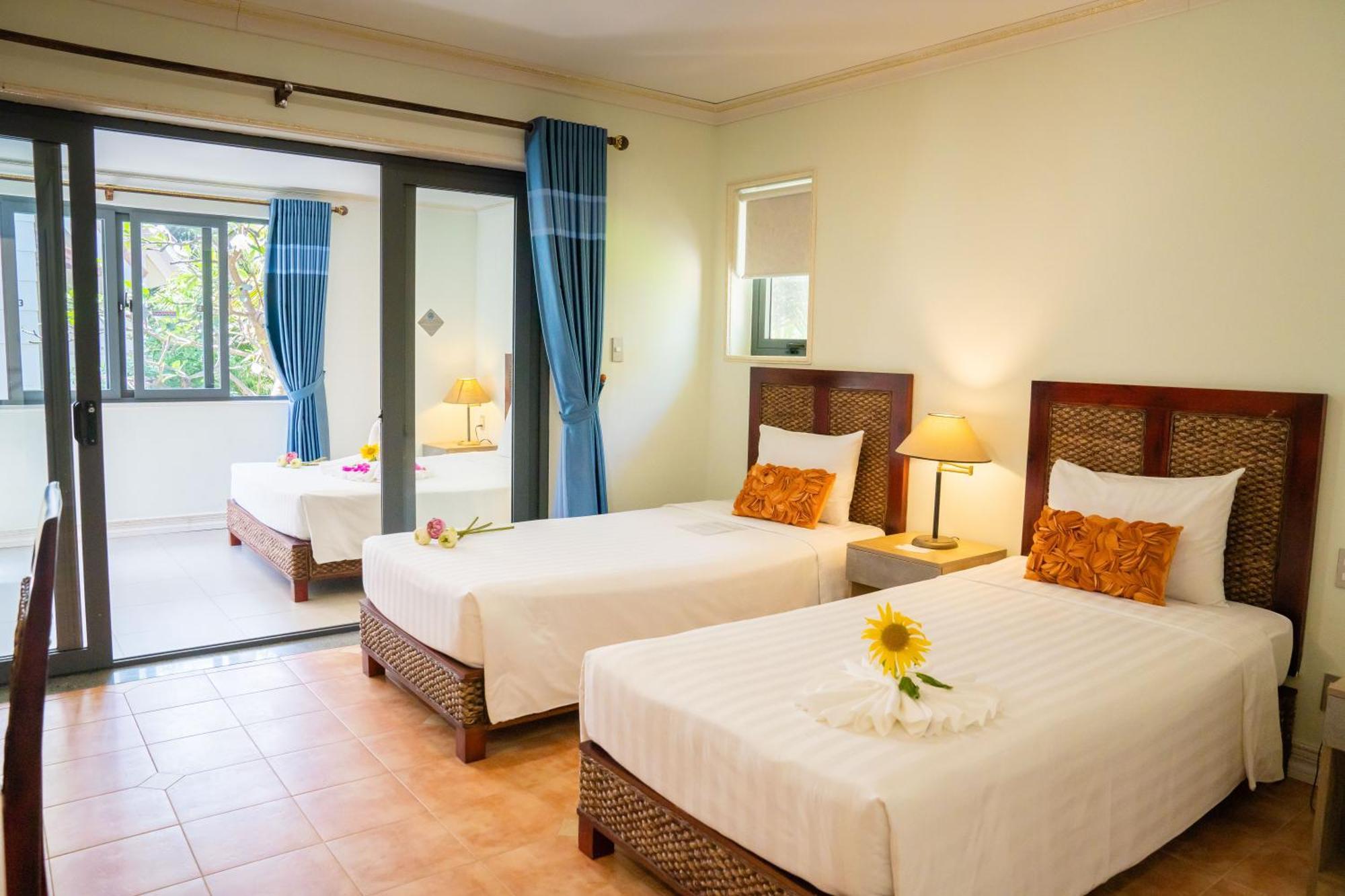 Resort Lotus & 4*