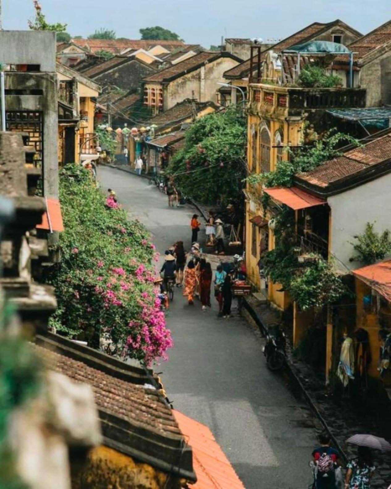 Khách sạn The