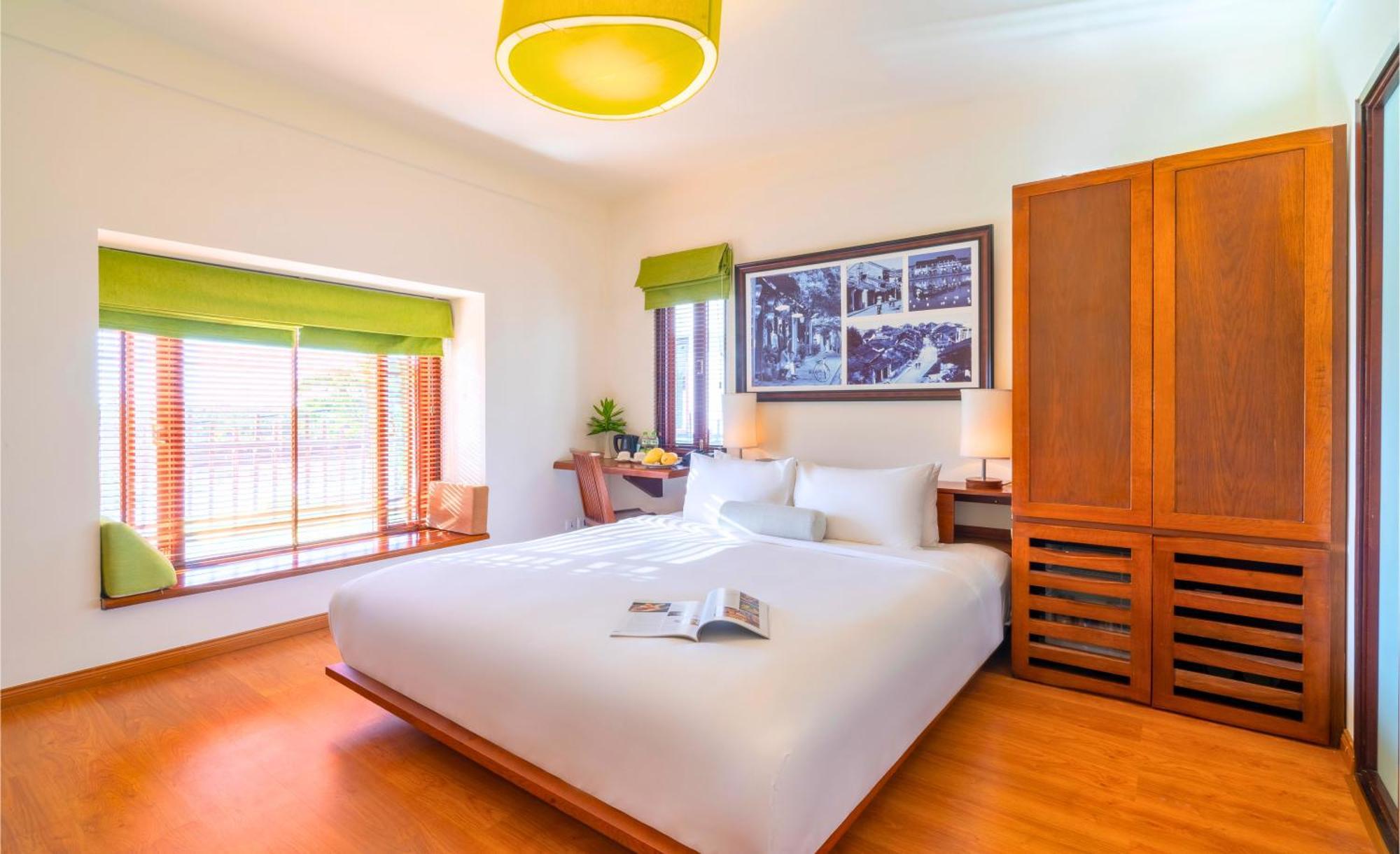 Khách sạn The 4*