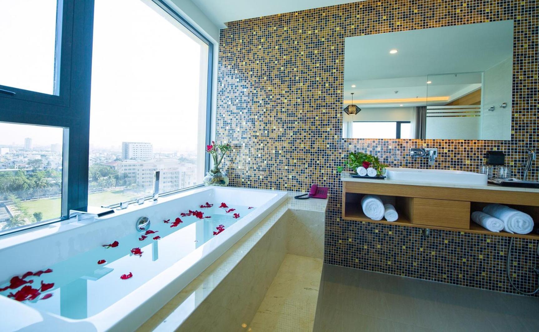 Khách Sạn&căn Hộ Nam Khách sạn 3*