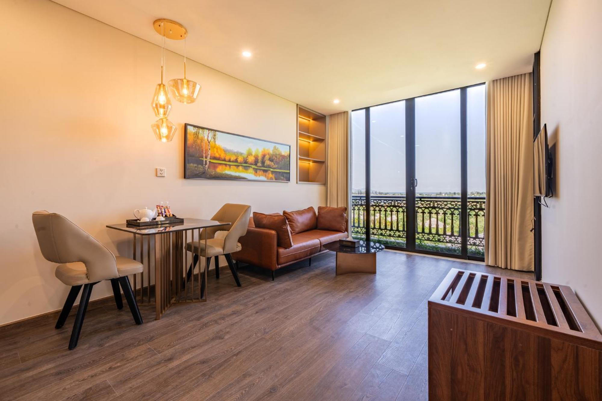 Hotel Cami Riverside 4*