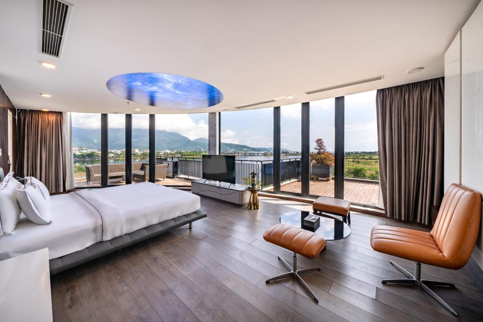 Cami Riverside 4*