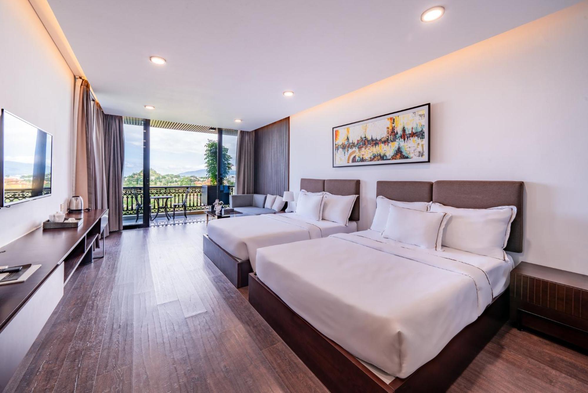 Hotel Cami Riverside 4*