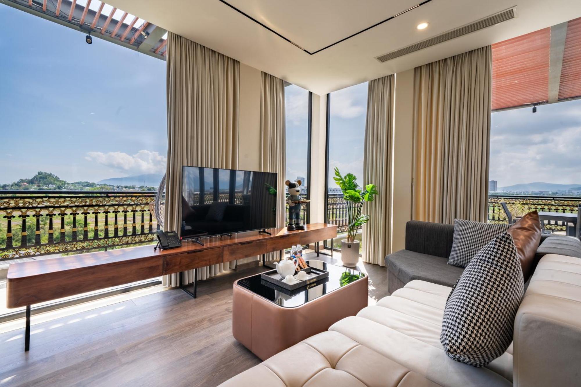 Hotel Cami Riverside