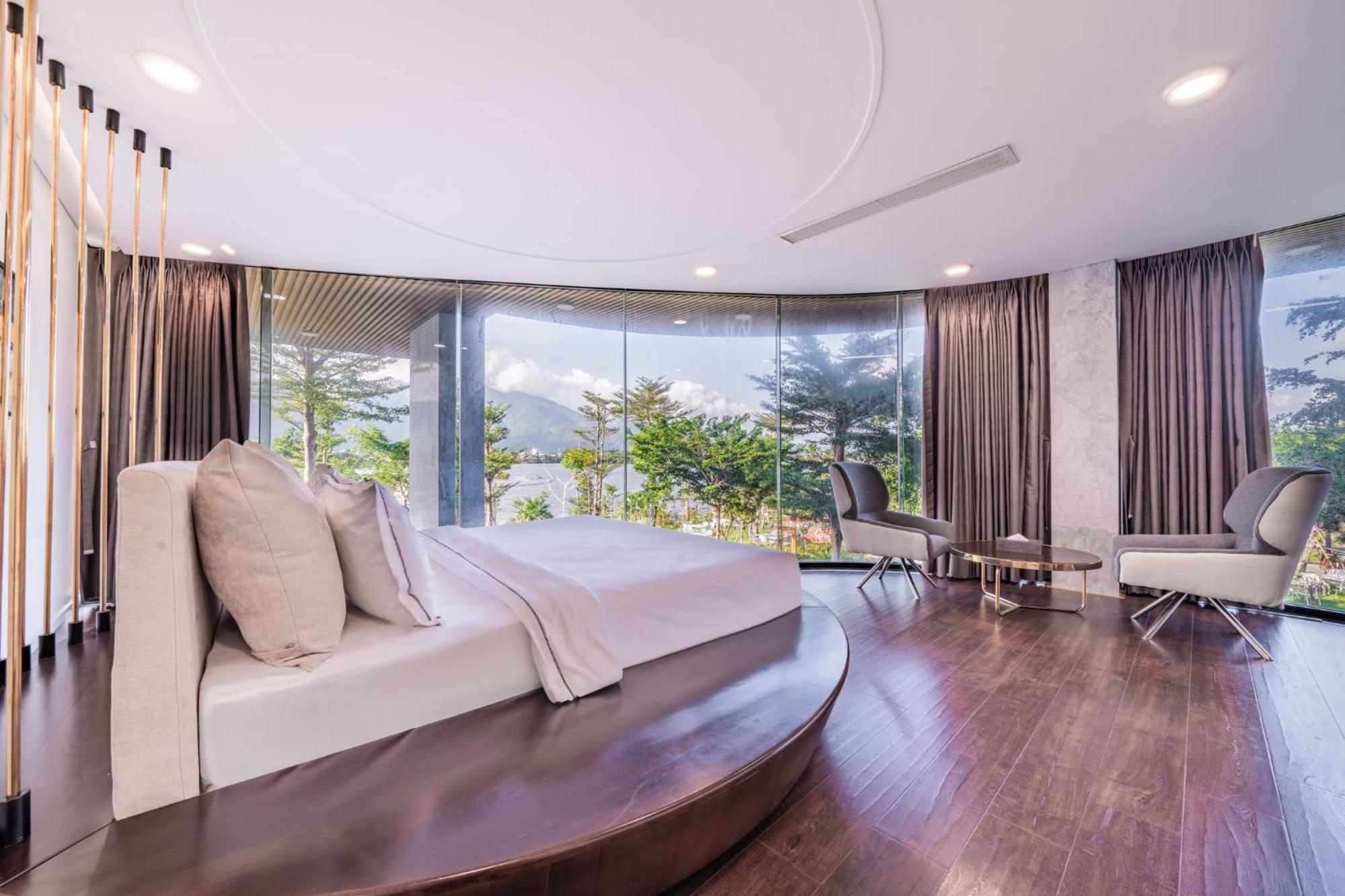 Cami Riverside Hotel 4*