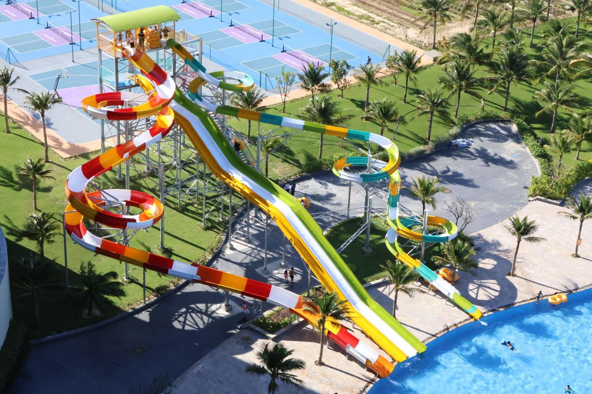 Aquamarine Beachfront & Resort 5*