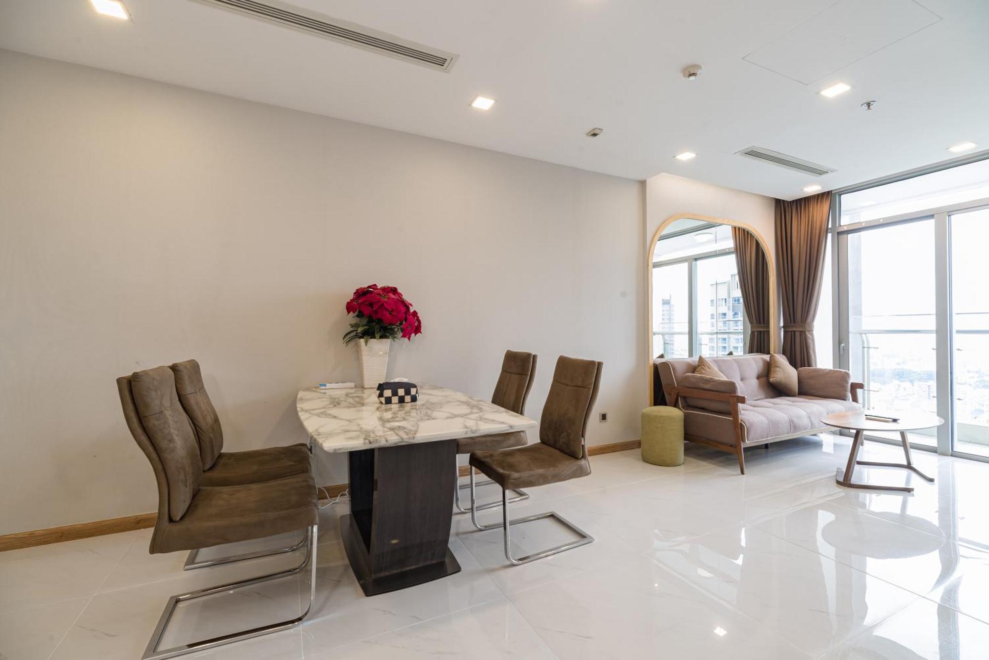 Apartment Vinhomes Park Collection Xiii *