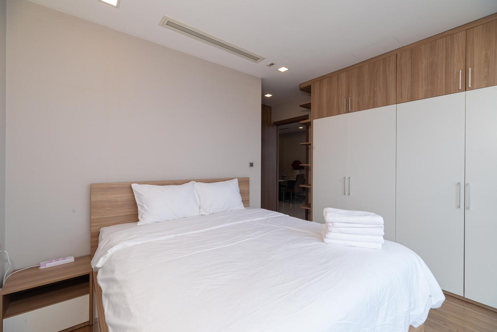 Apartment Vinhomes Park Collection Xiii *