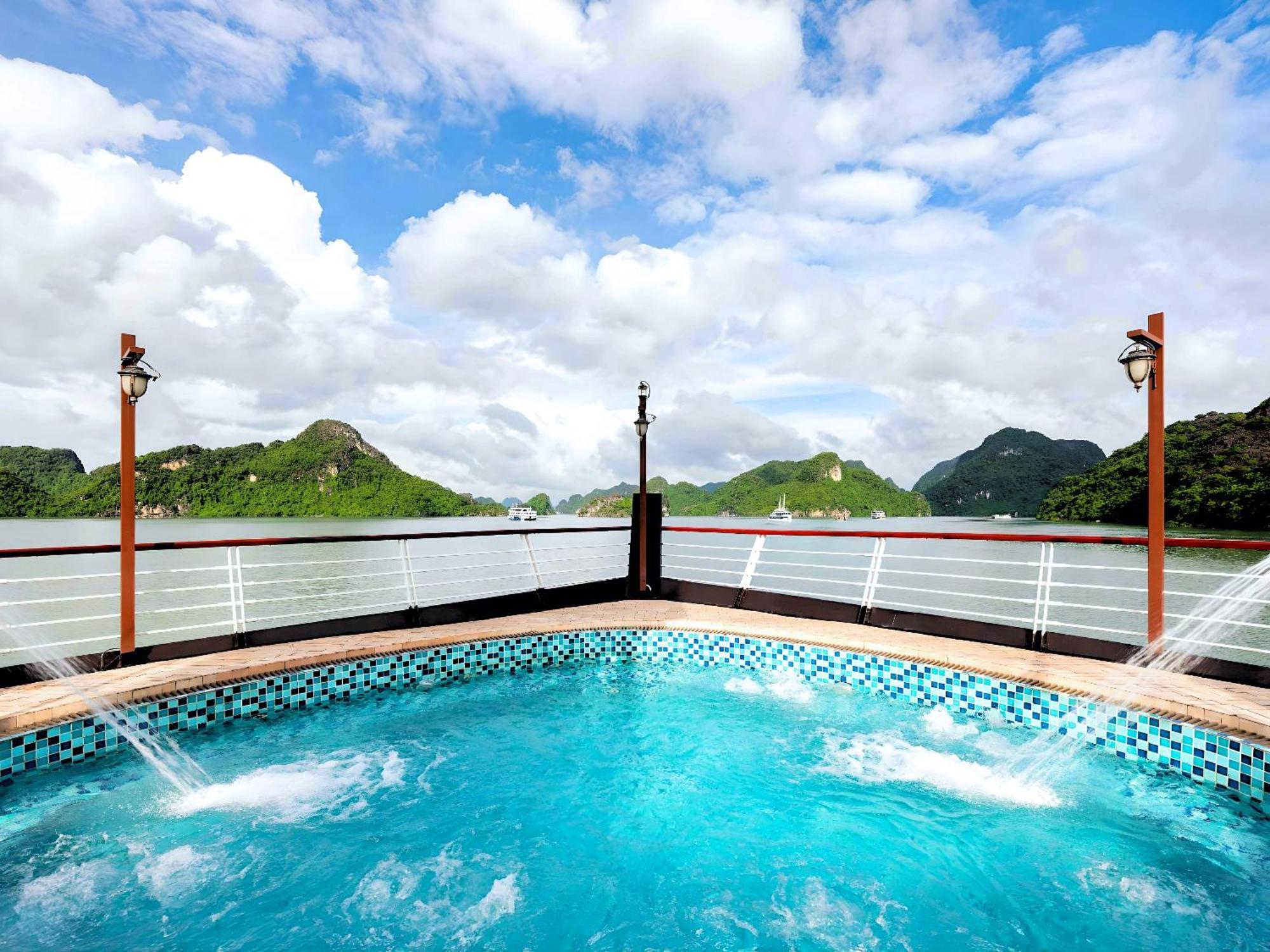 Amanda Luxury Cruise Lan Ha Bay  5*