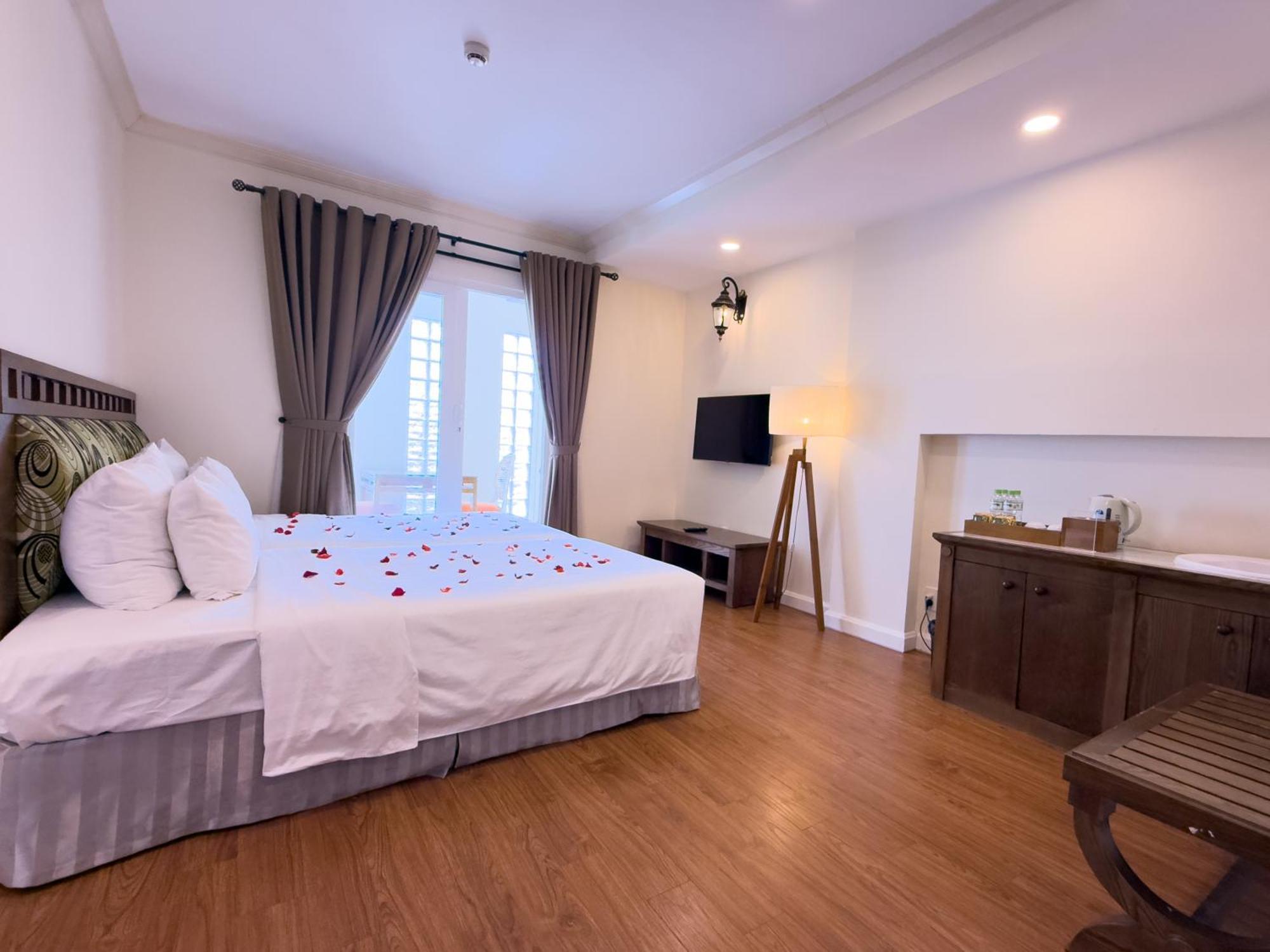 Phoenix Hotel