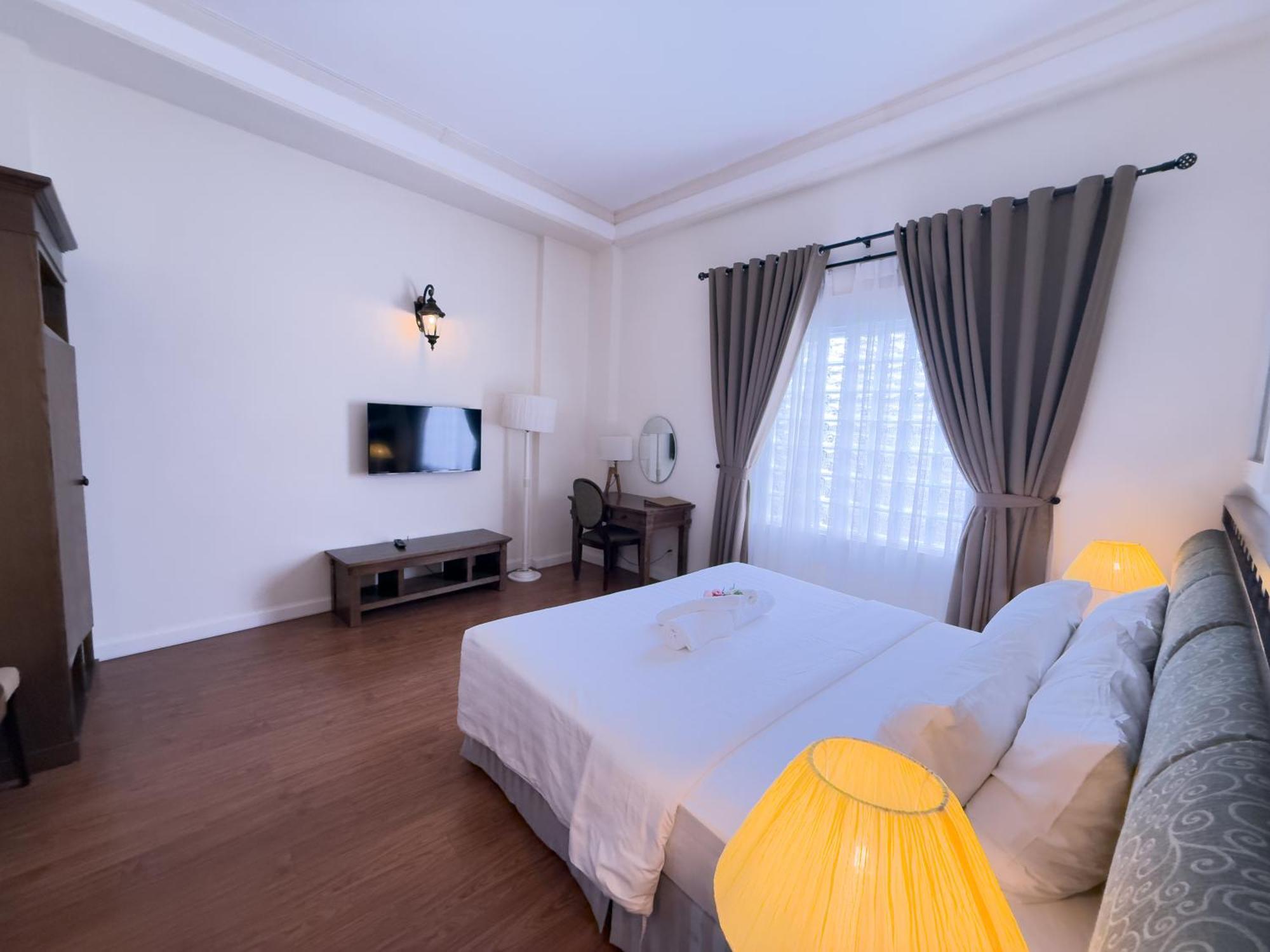 Phoenix Hotel 3*