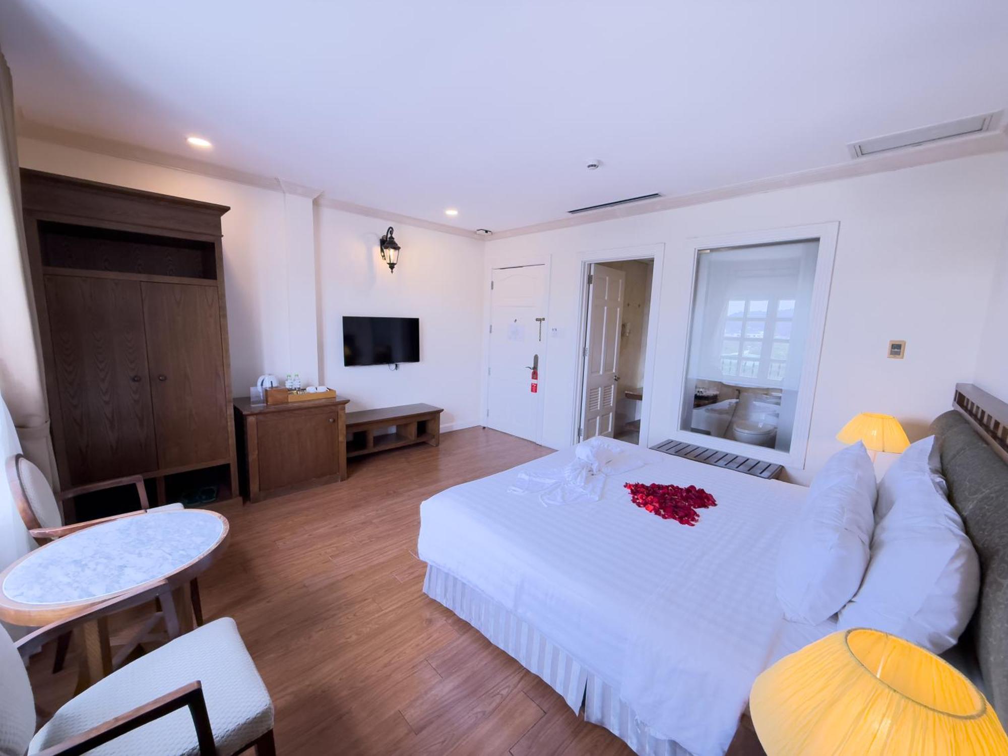 Phoenix Hotel 3*