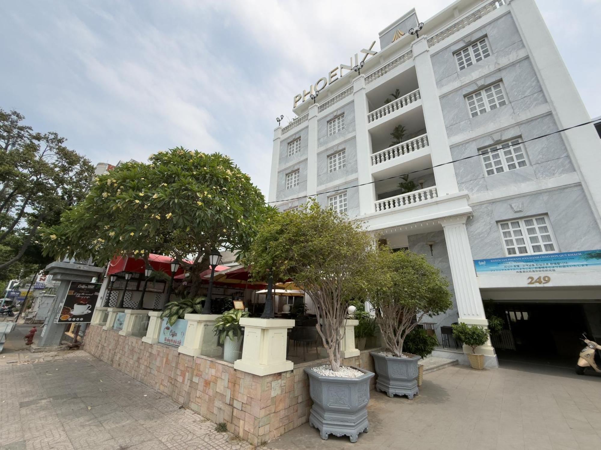 Phoenix Hotel 3*