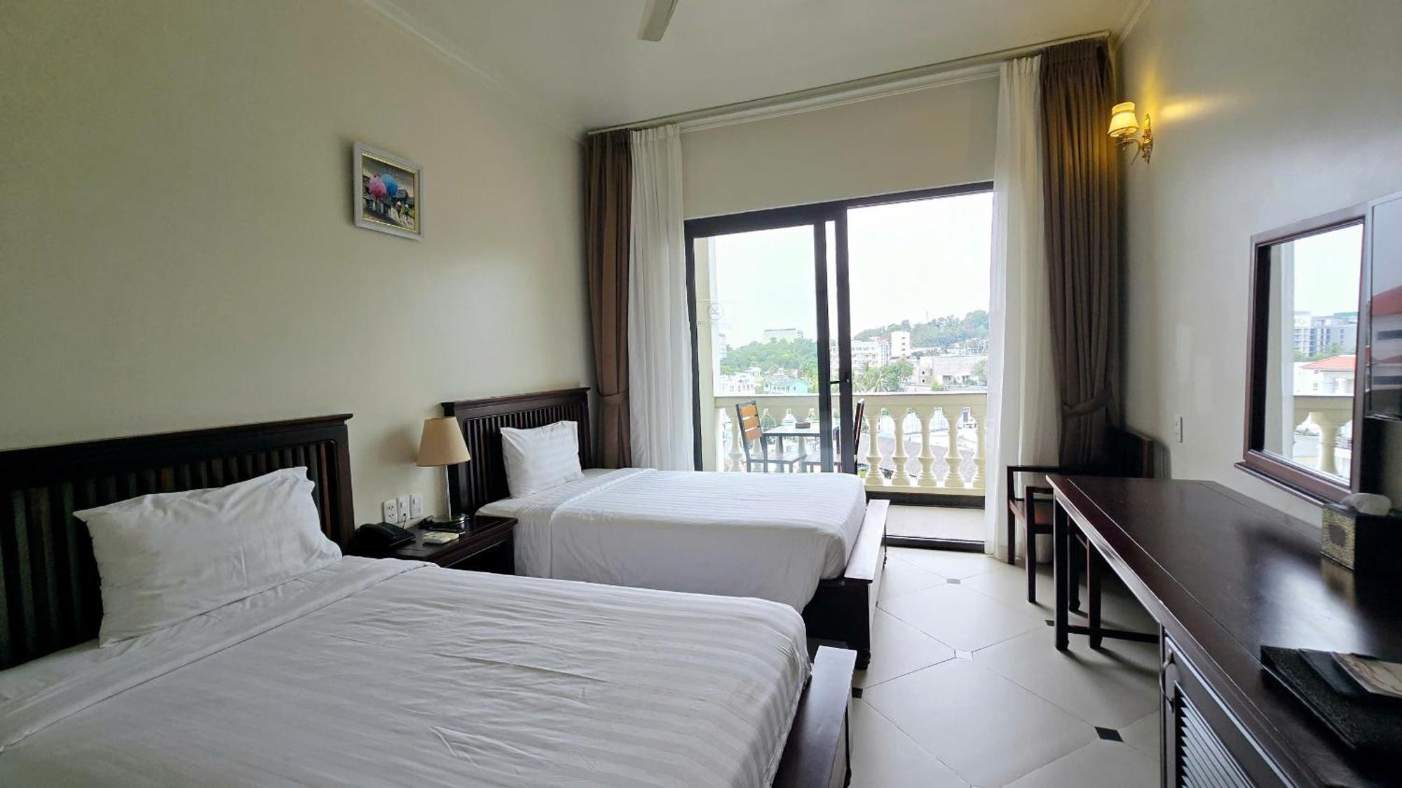 Praha Hotel 3*