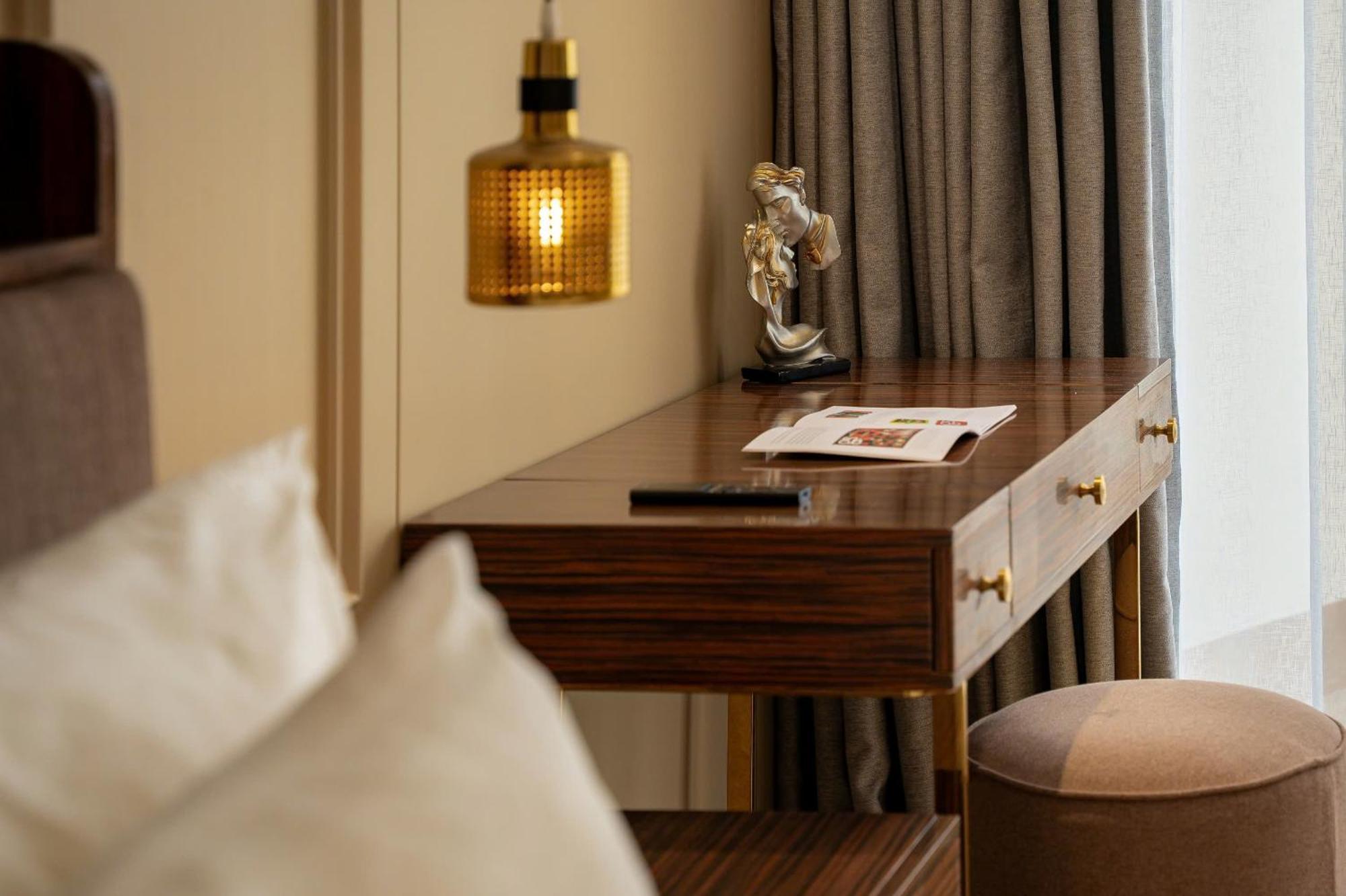Bay View Halong Panoramic Bay View Luxury Aparthotel Ha Long