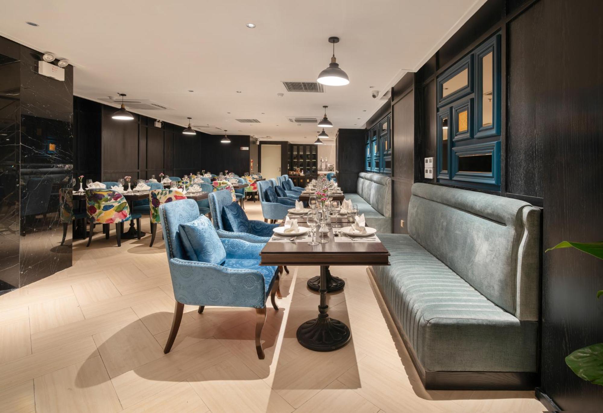 Luxe Paradise Premium Pham Hong Thai
