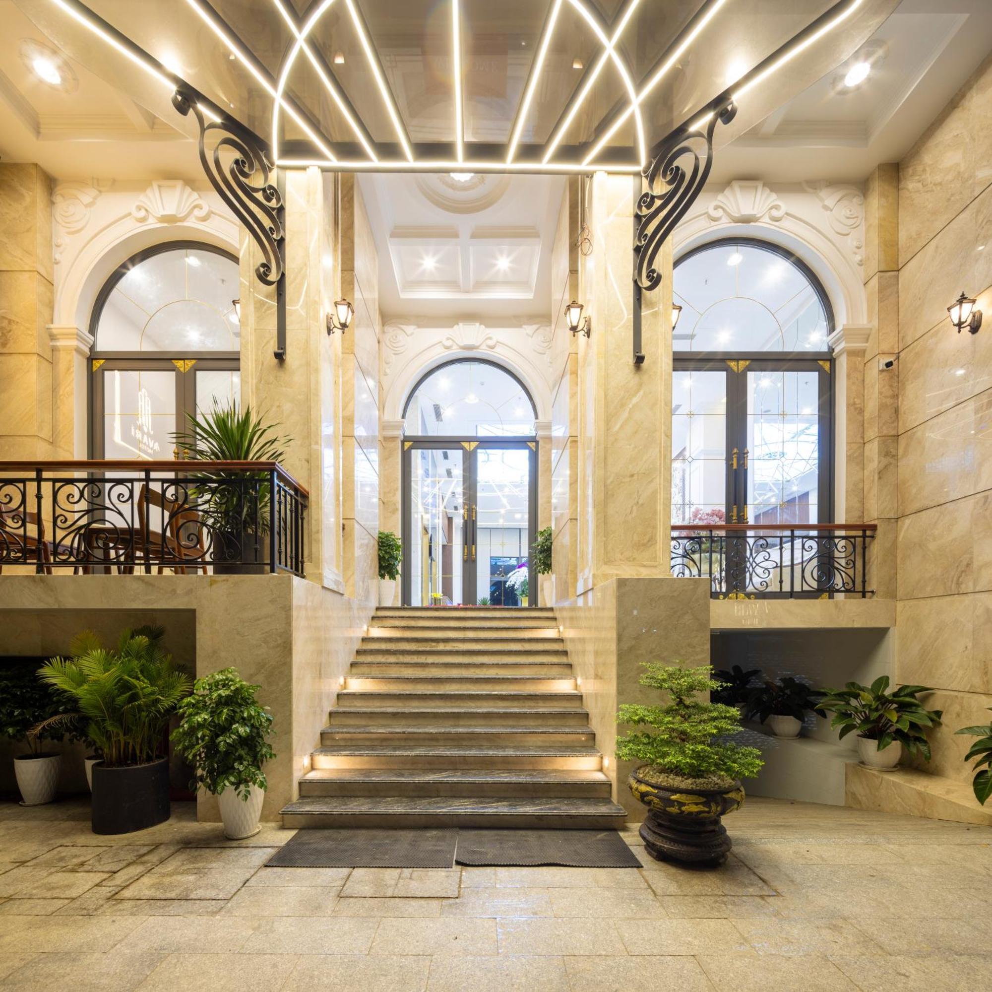 Hotel Avari 4*