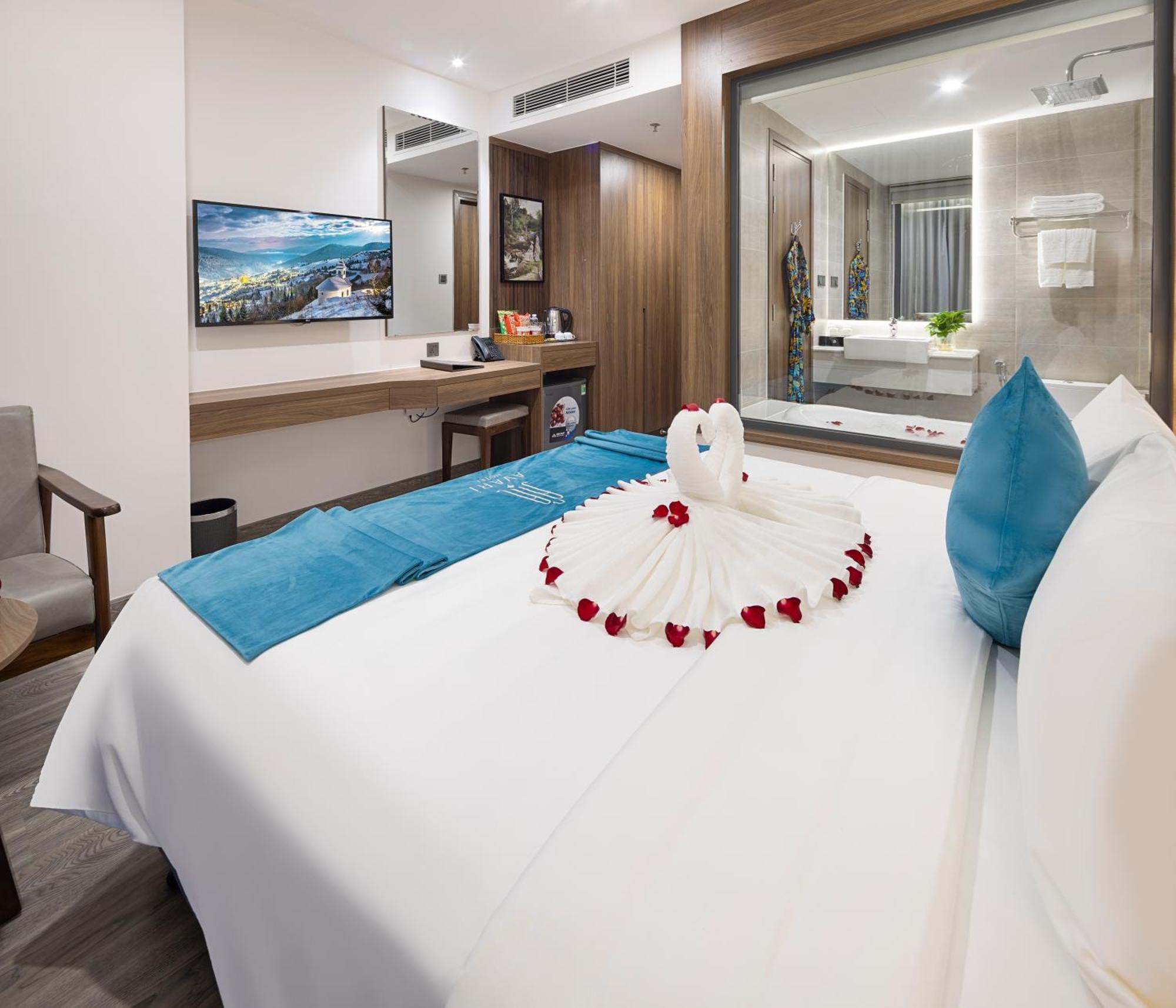 Avari 4*