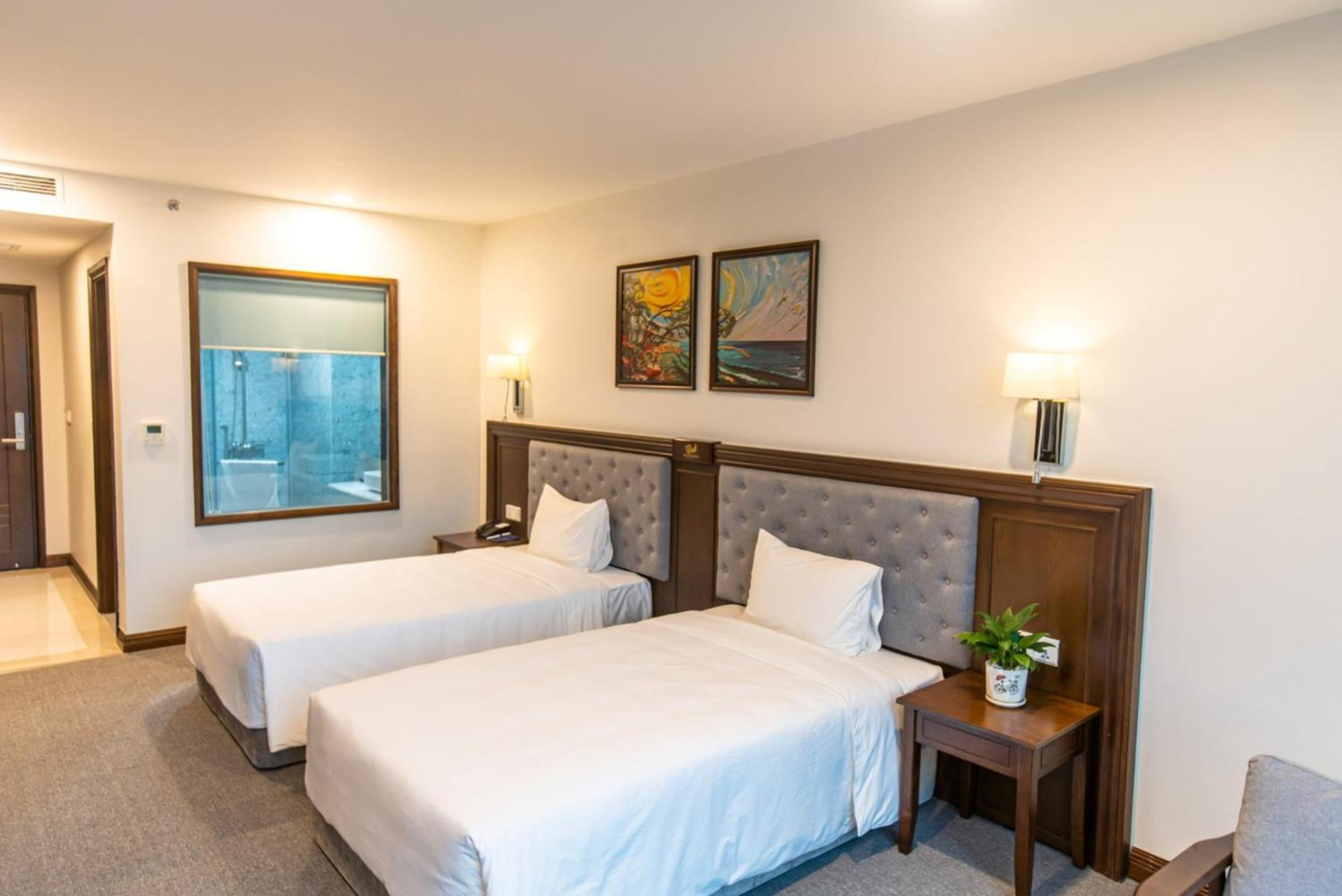 Peace Hotel Ha Long