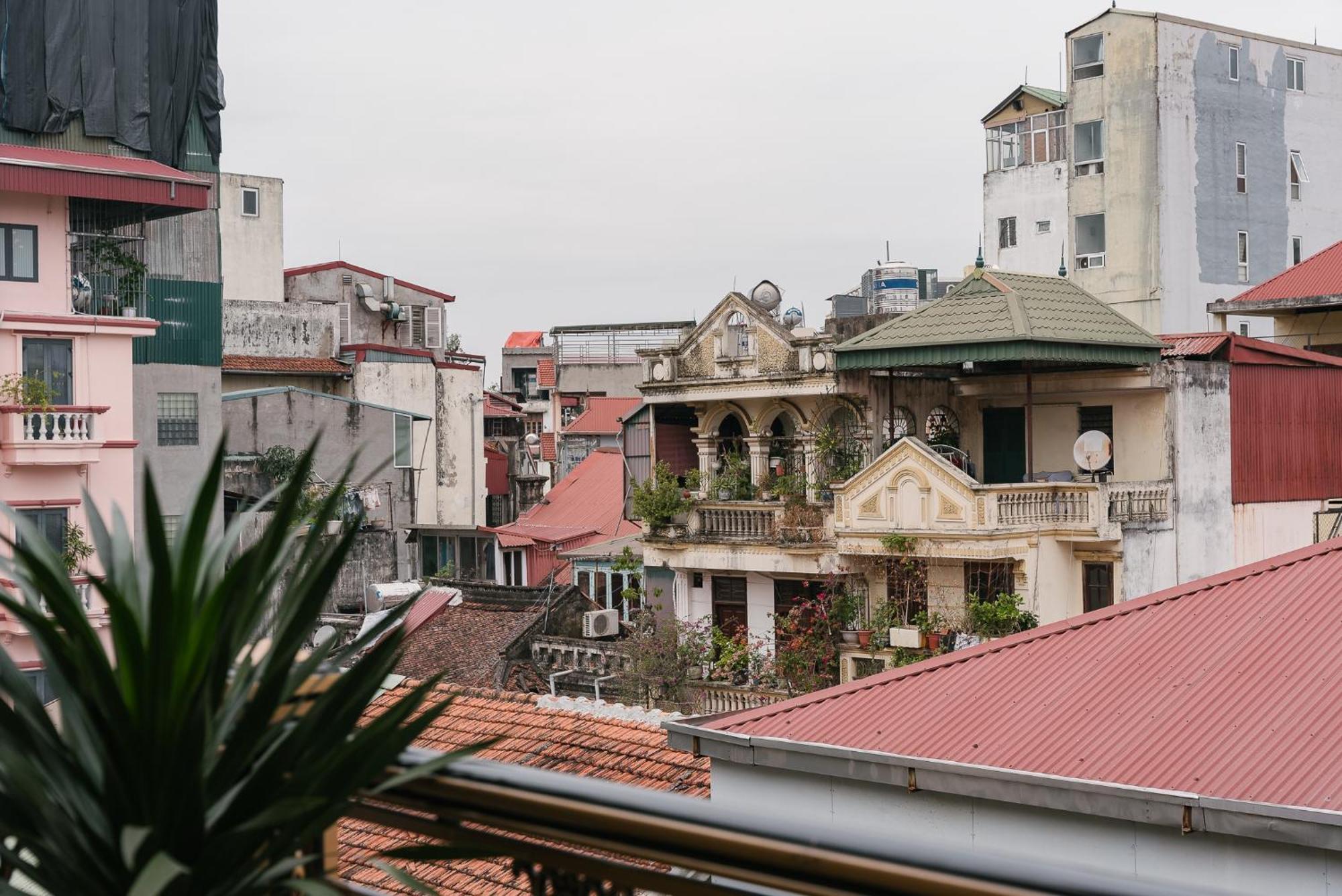Apartment Railway & Hanoi
