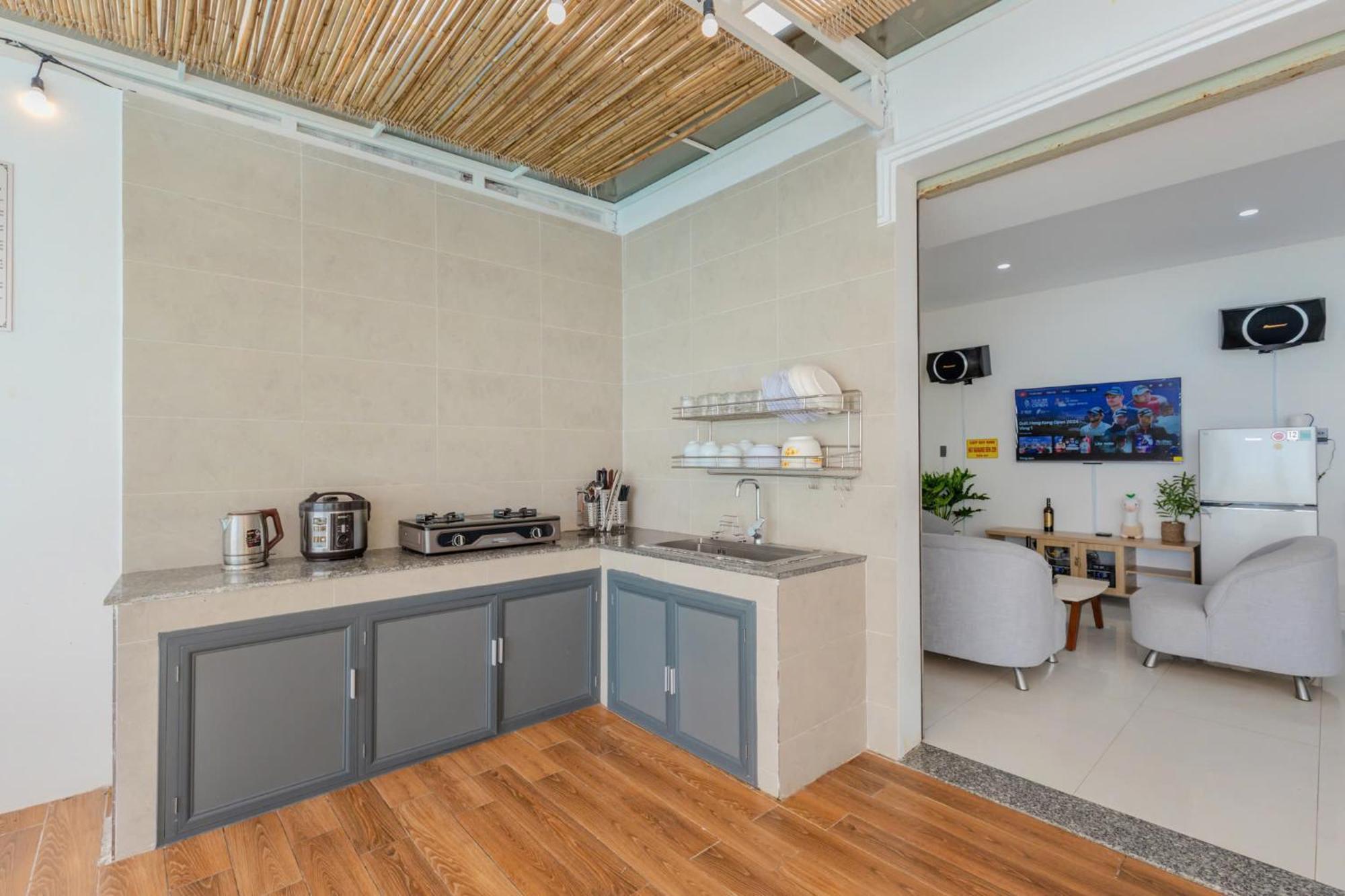 Ocean House - Di Bo 100 Met Ra Bien Bai Sau Thuy