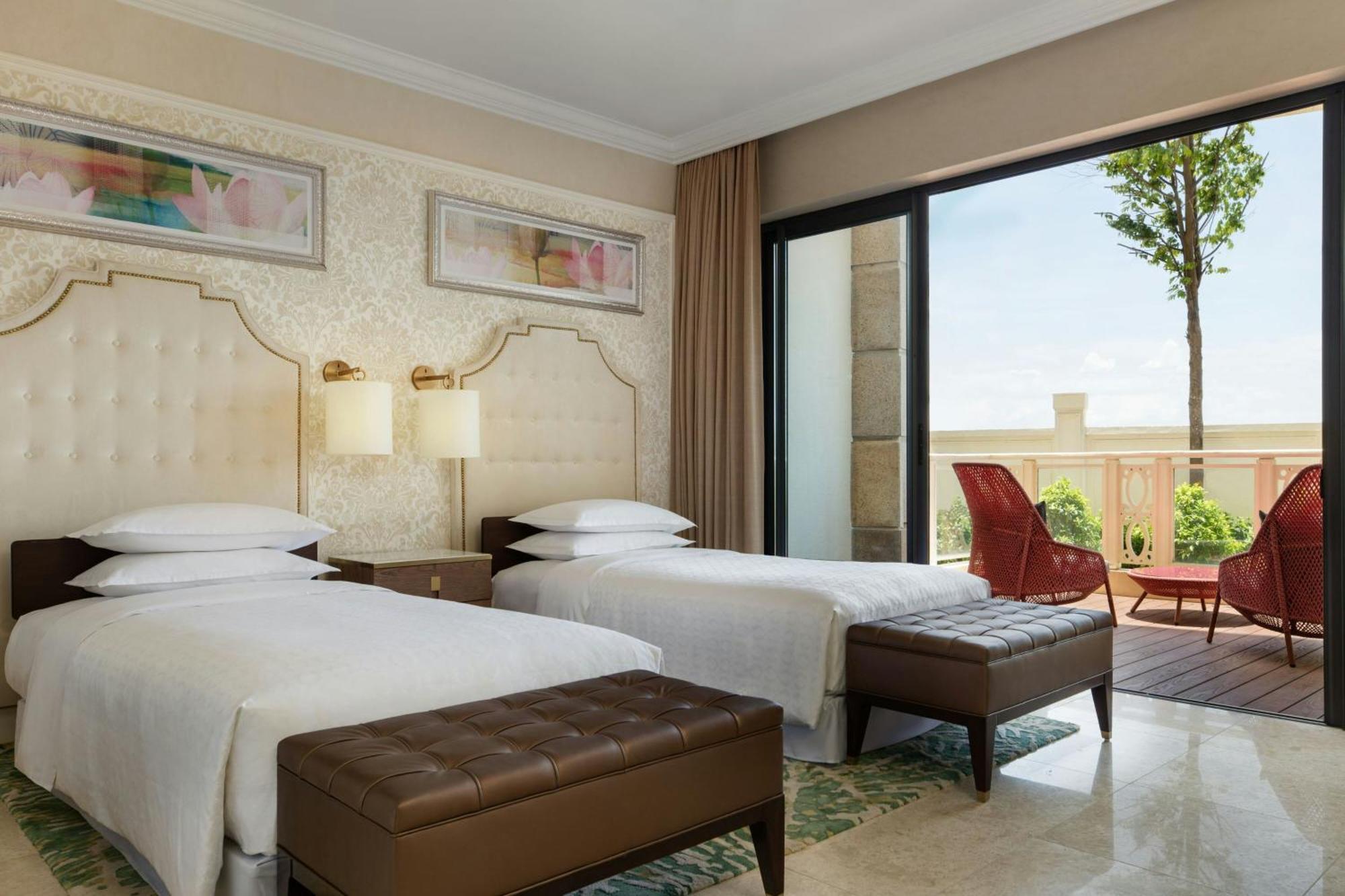 Sheraton Grand & Convention Center