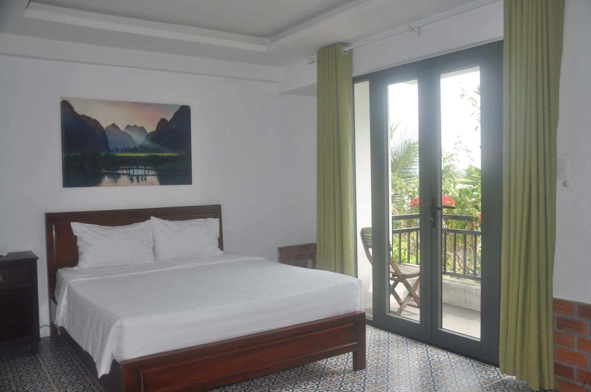 Hotel Autumn Bay Riverside