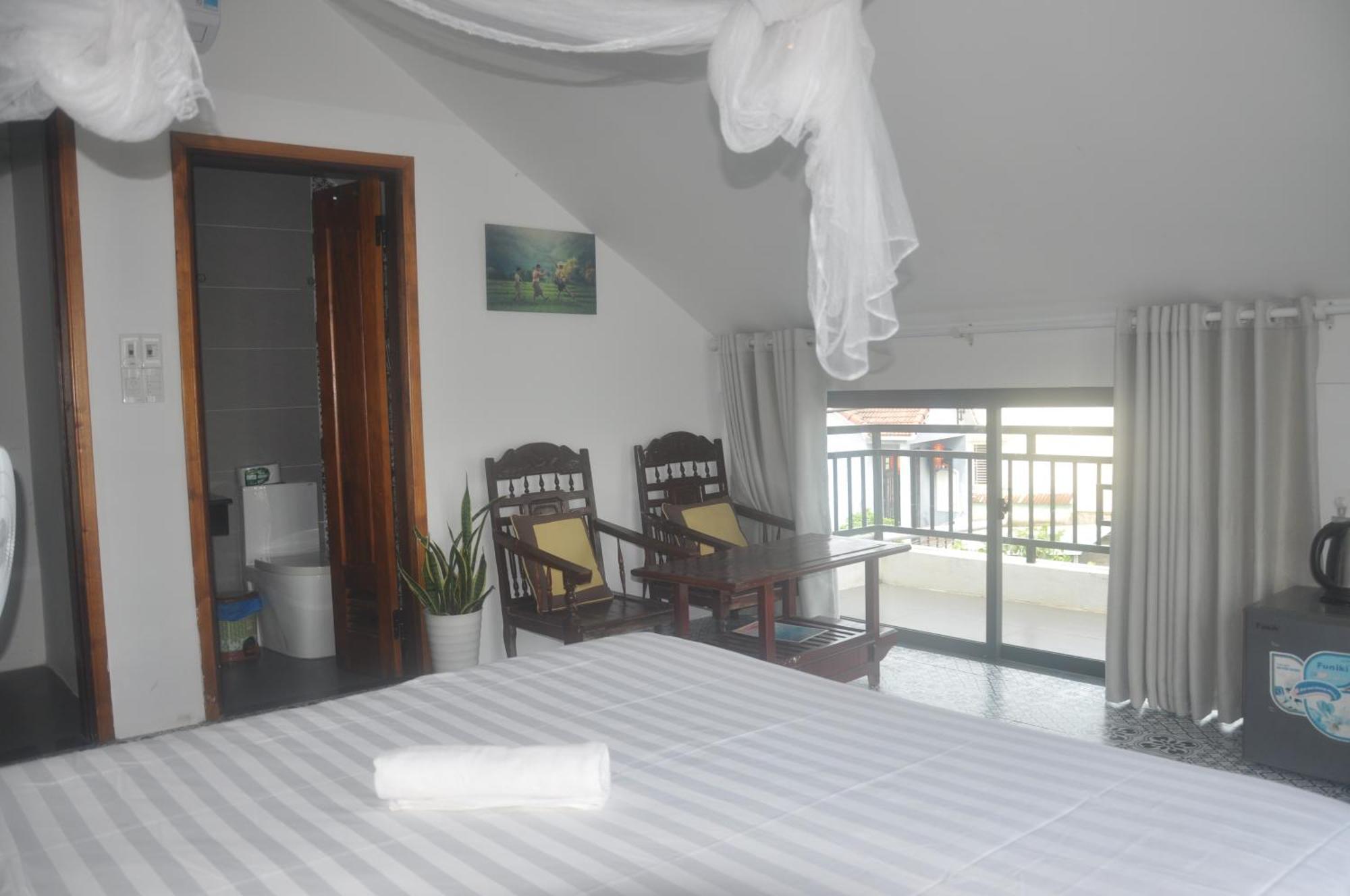 Hotel Autumn Bay Riverside
