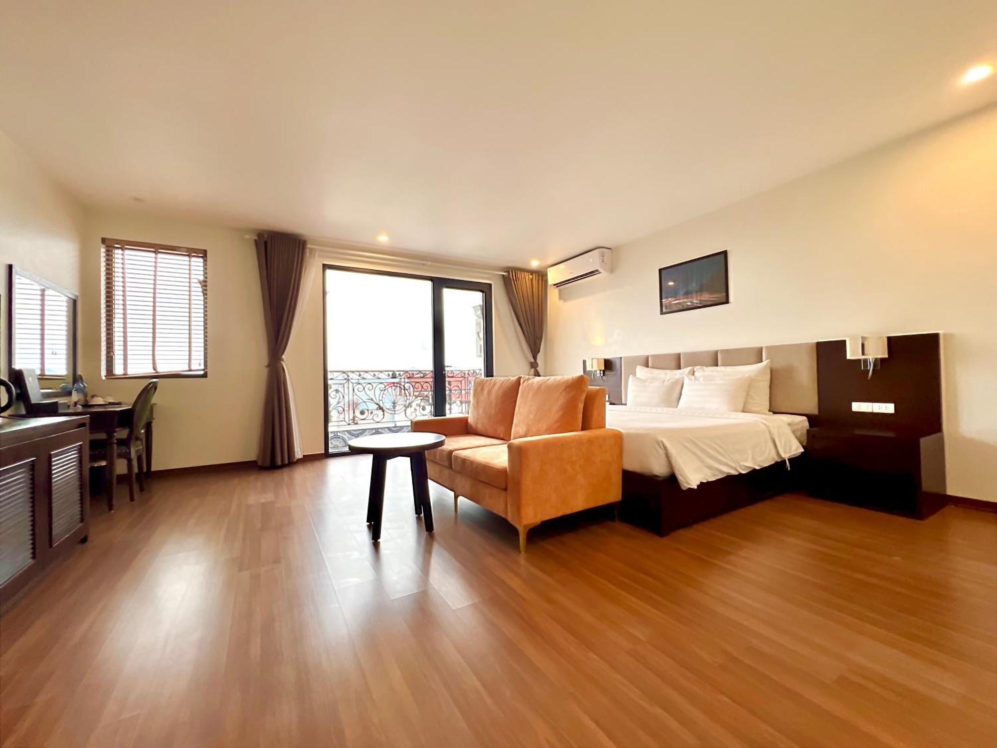 Hotel Paragon Noi Bai & Pool 4*