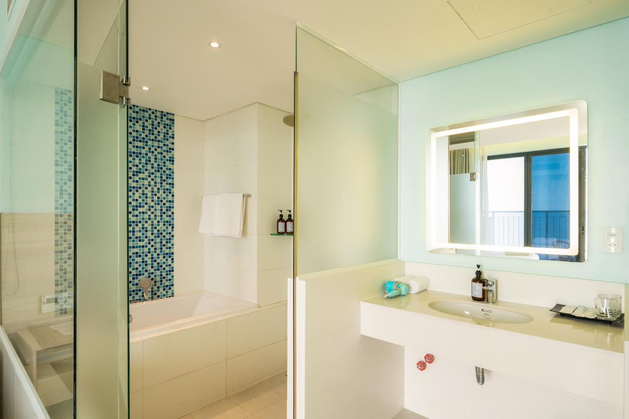 Haya Sea View 4*