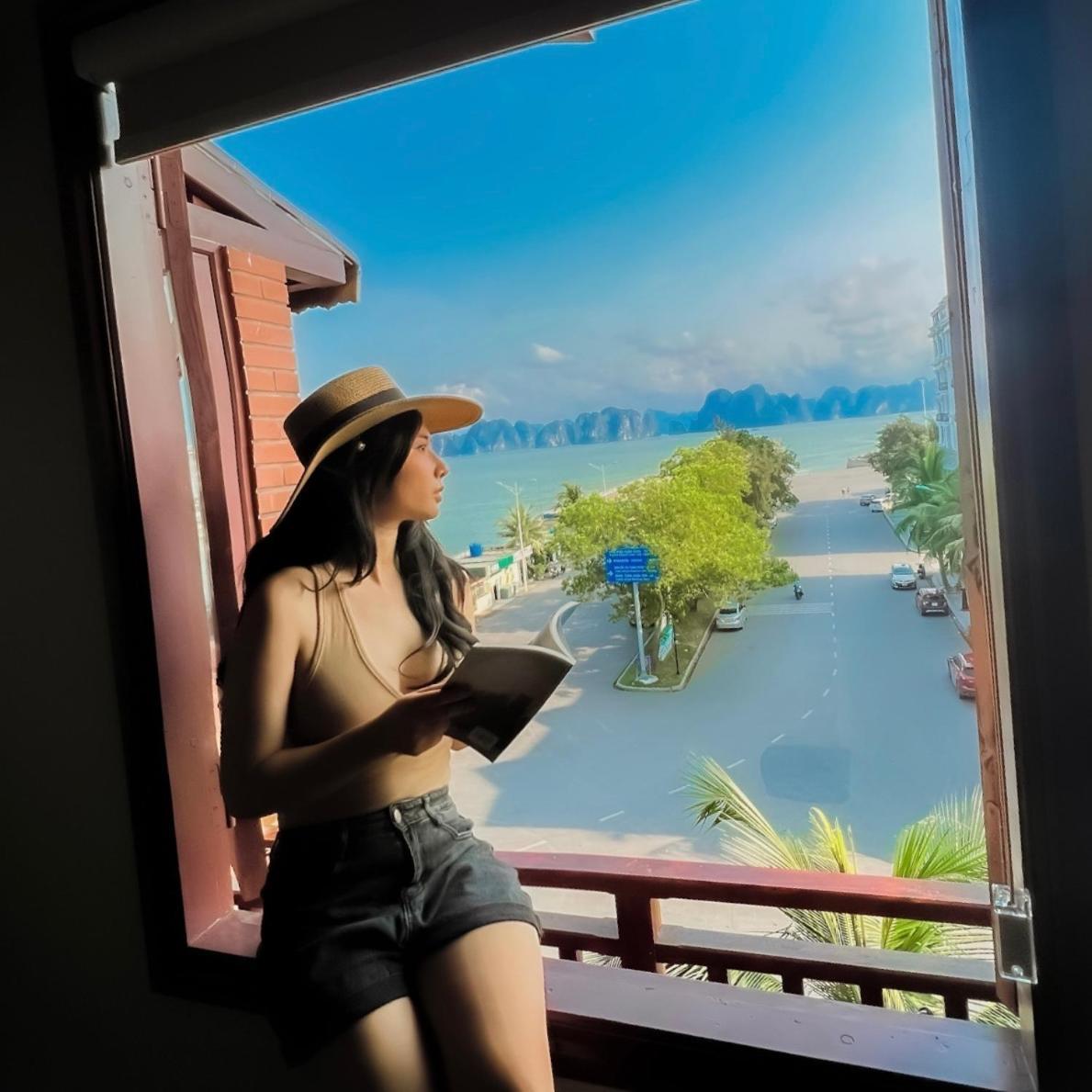 Canh Buom - Tuan Chau Hotel *
