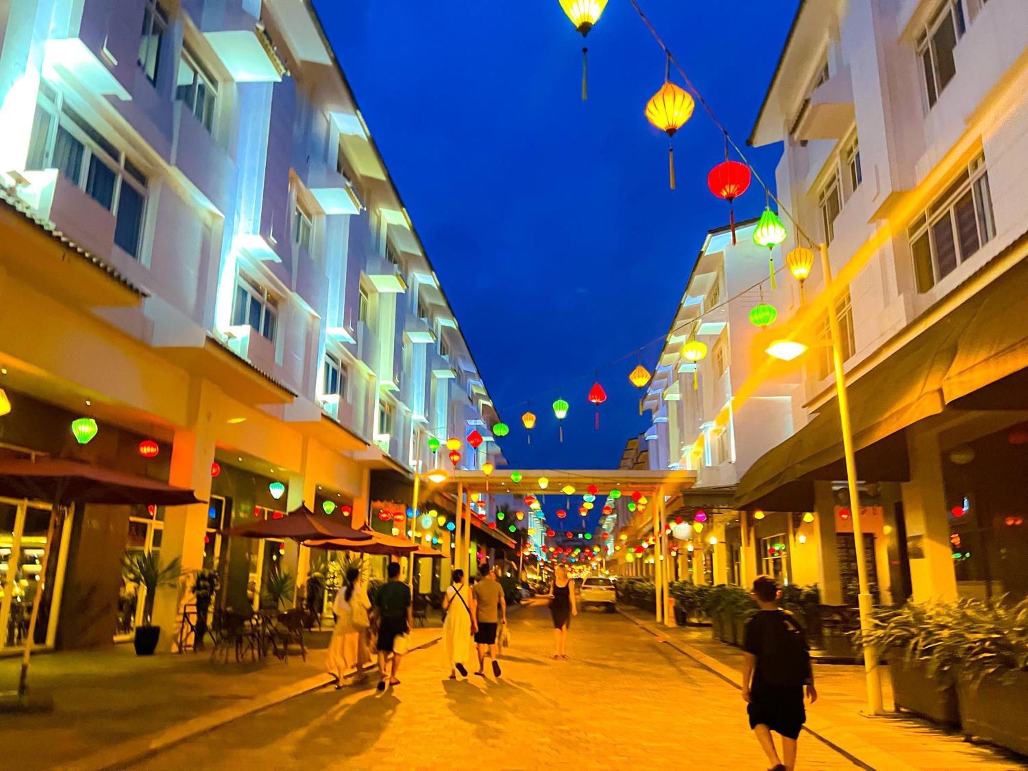 Canh Buom - Tuan Chau Hạ Long