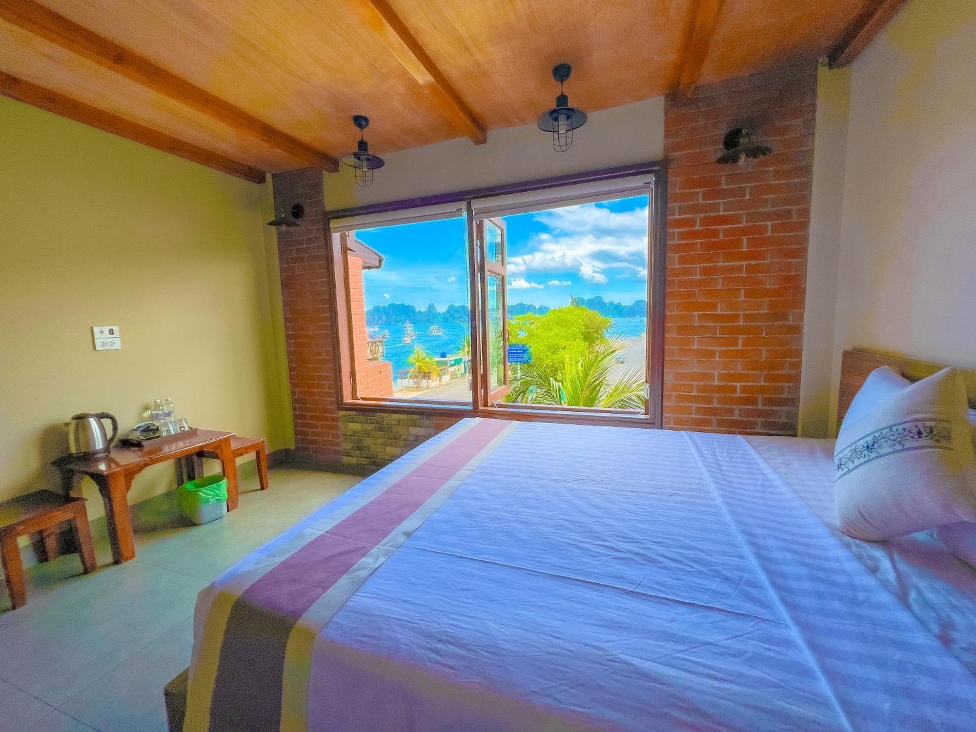 Canh Buom - Tuan Chau Hotel *