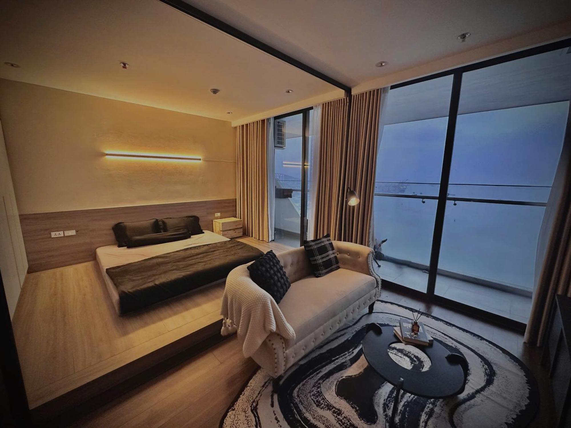 On 27th & 32nd Floor,ha Long Bay View & Bai Chay Bridge *